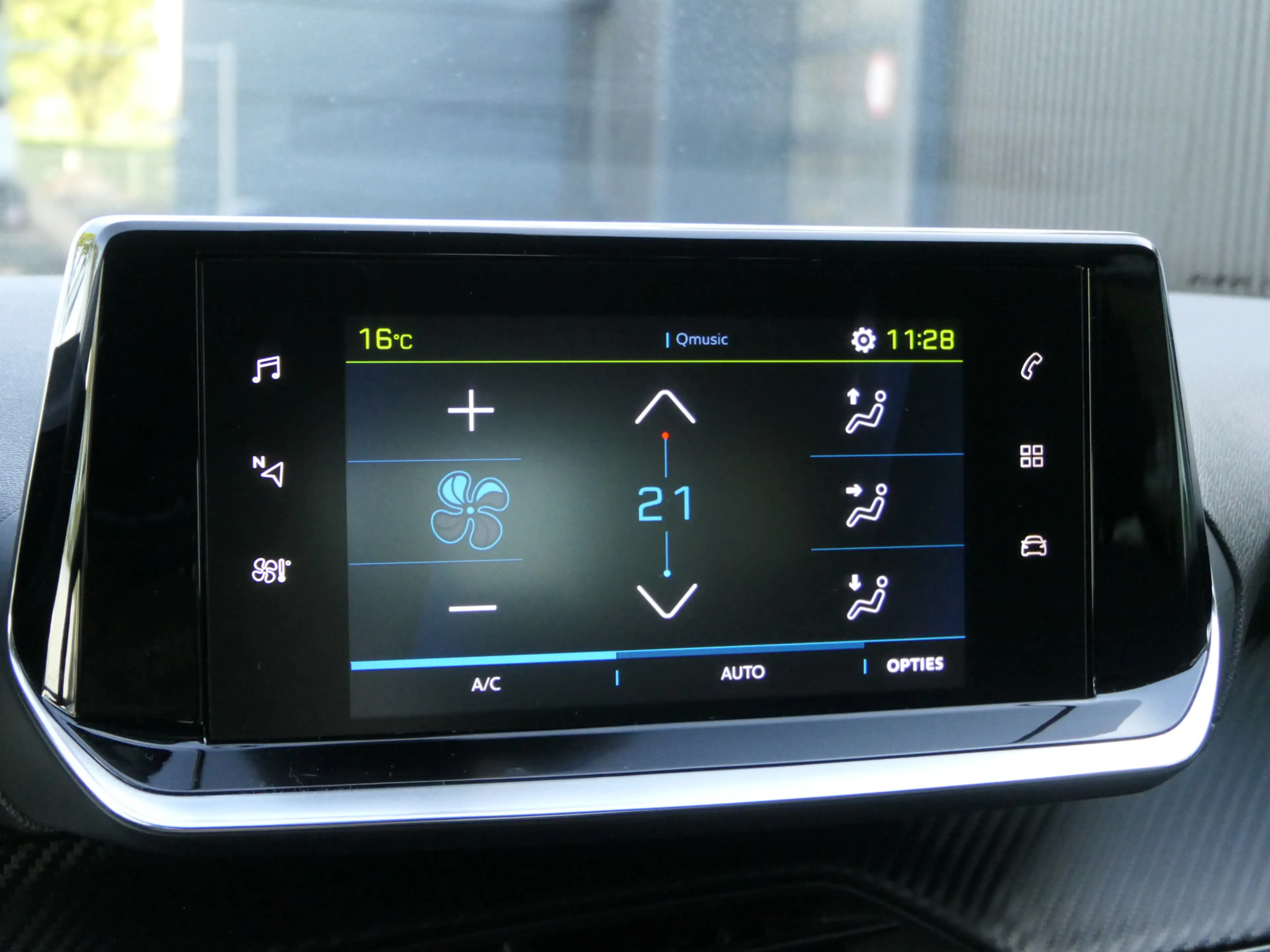 Peugeot e-208 EV Allure Pack 50 kWh | Warmtepomp | Winter Pack — photo 24