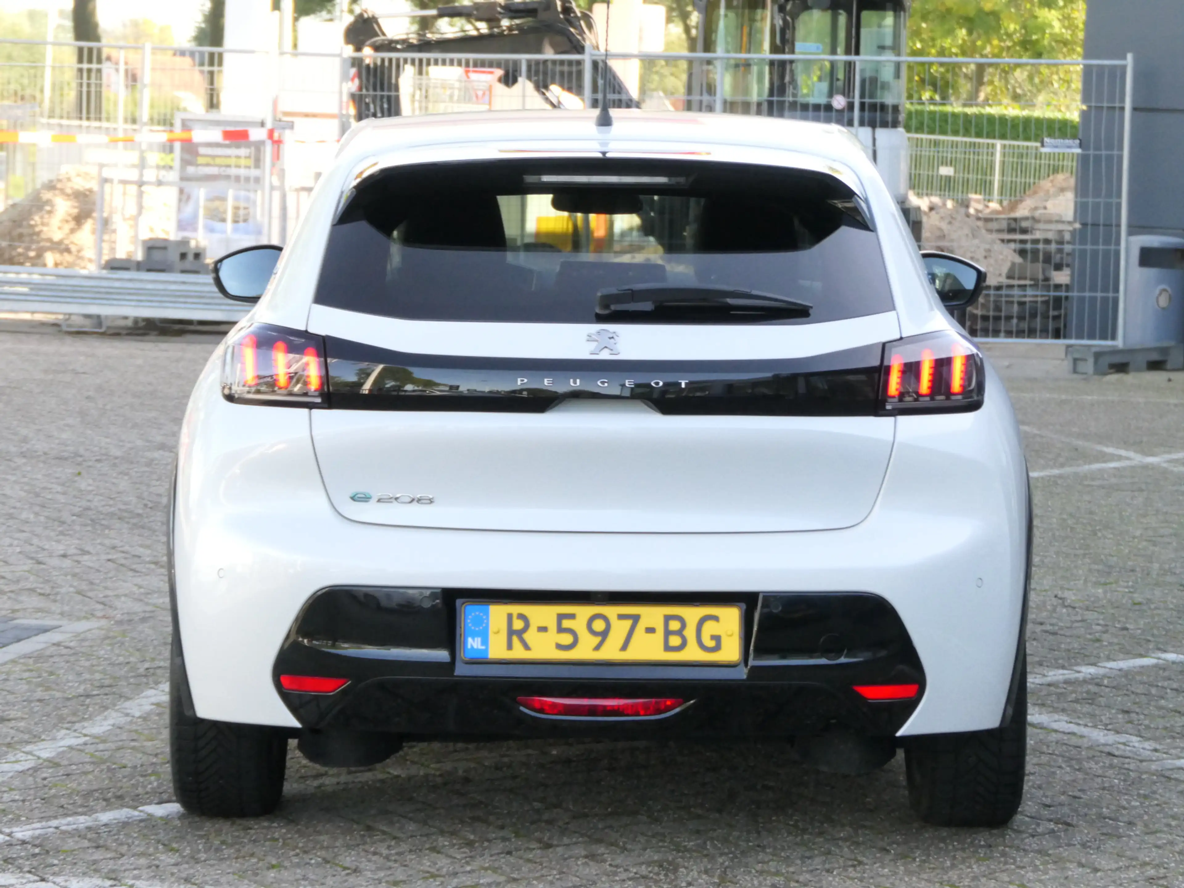 Peugeot e-208 EV Allure Pack 50 kWh | Warmtepomp | Winter Pack — photo 15