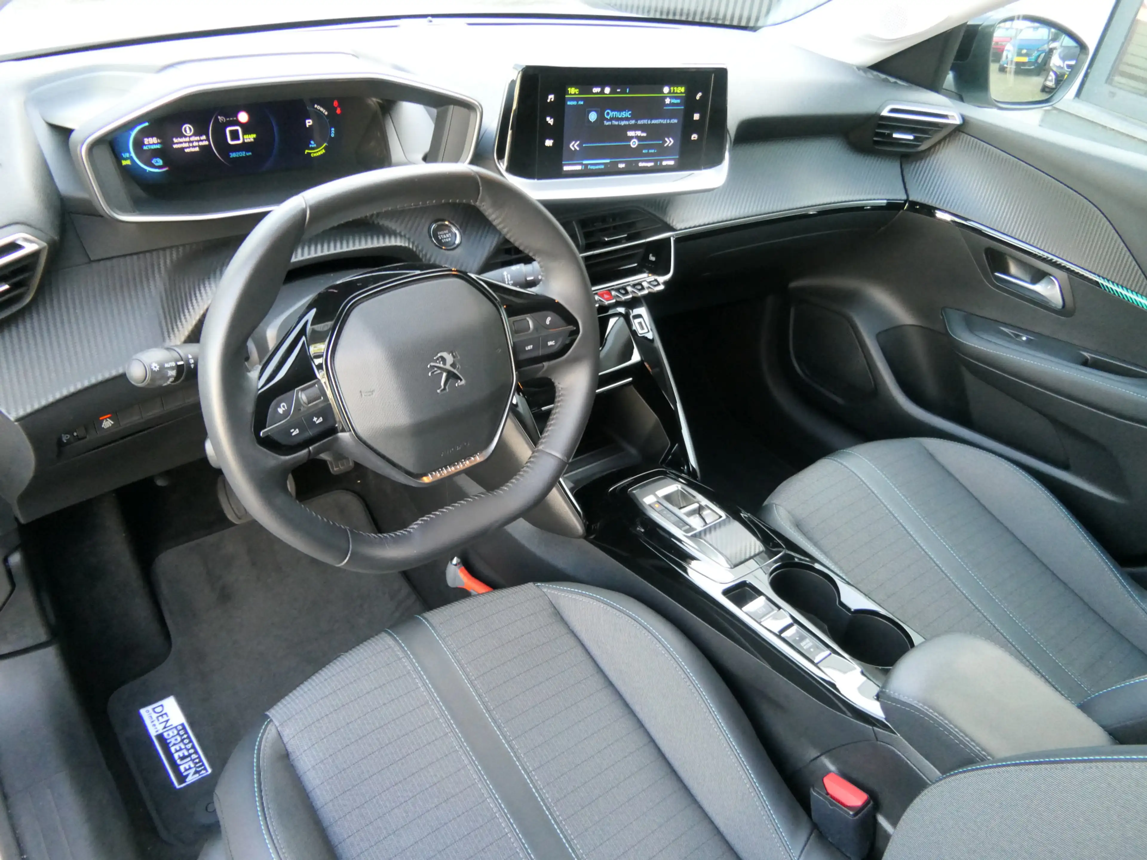 Peugeot e-208 EV Allure Pack 50 kWh | Warmtepomp | Winter Pack — photo 3