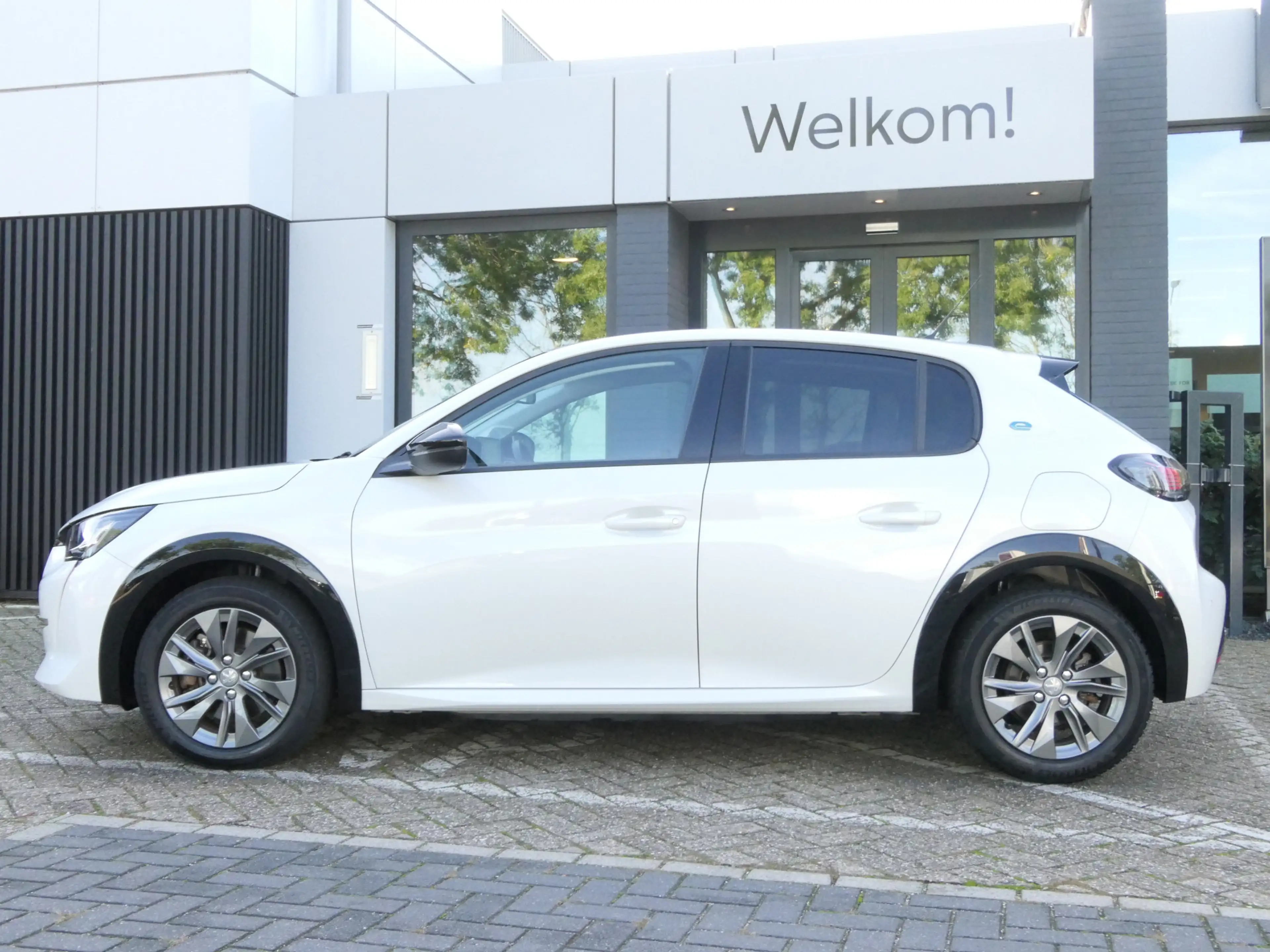 Peugeot e-208 EV Allure Pack 50 kWh | Warmtepomp | Winter Pack — photo 2