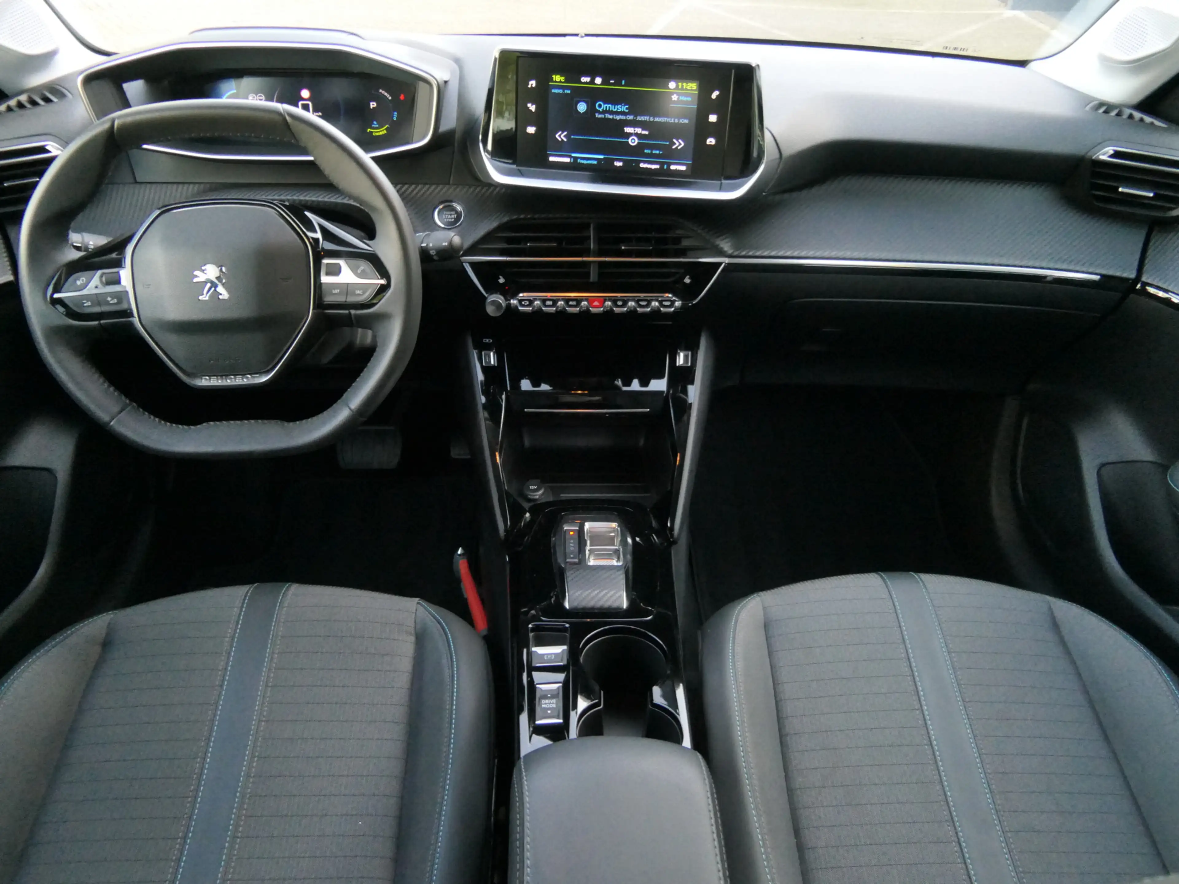 Peugeot e-208 EV Allure Pack 50 kWh | Warmtepomp | Winter Pack — photo 20