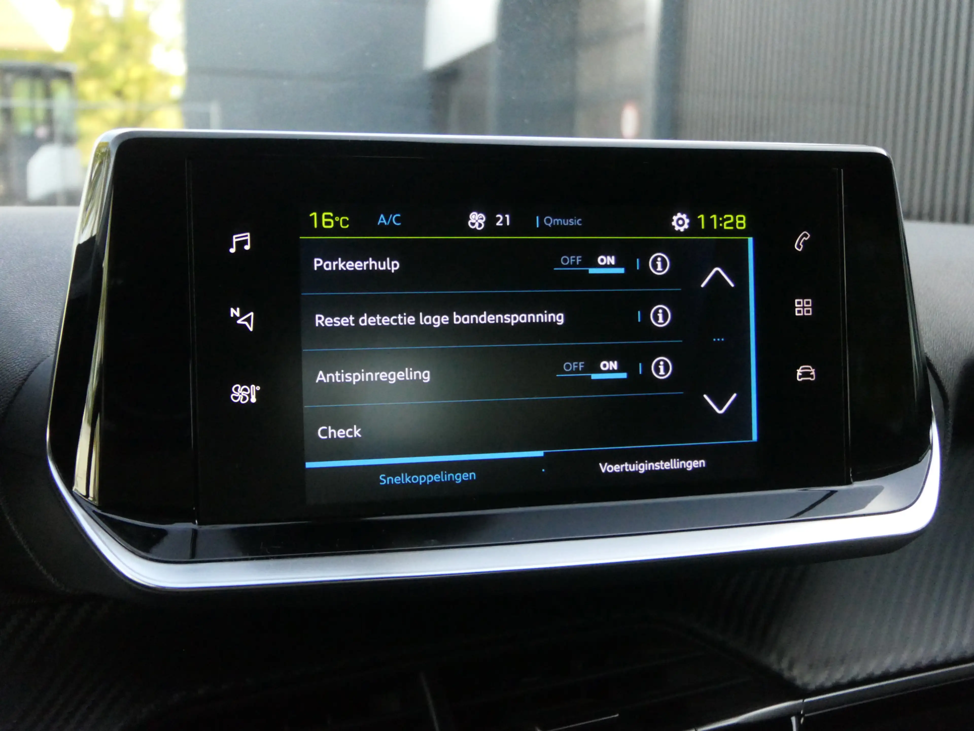 Peugeot e-208 EV Allure Pack 50 kWh | Warmtepomp | Winter Pack — photo 26