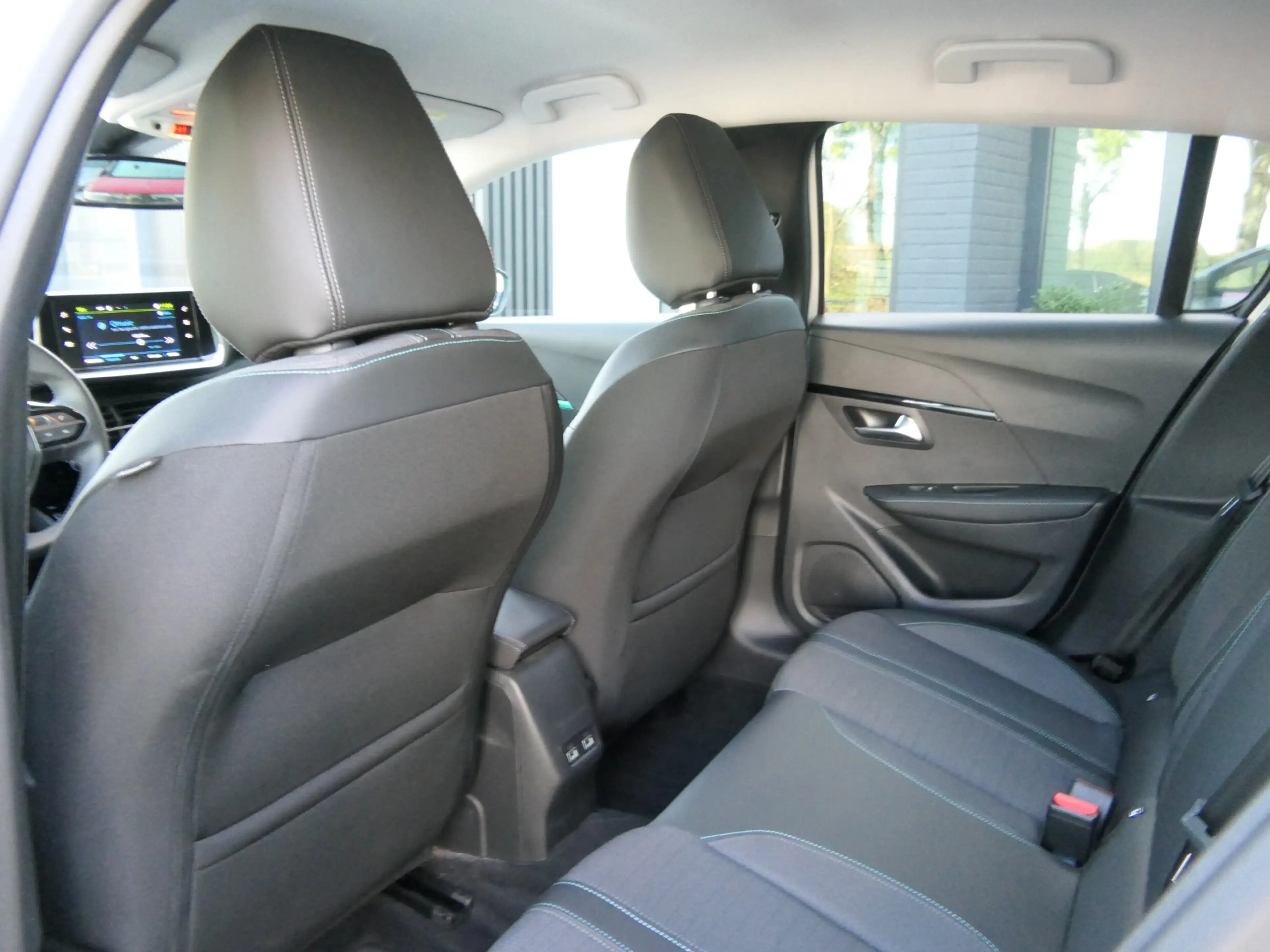 Peugeot e-208 EV Allure Pack 50 kWh | Warmtepomp | Winter Pack — photo 5