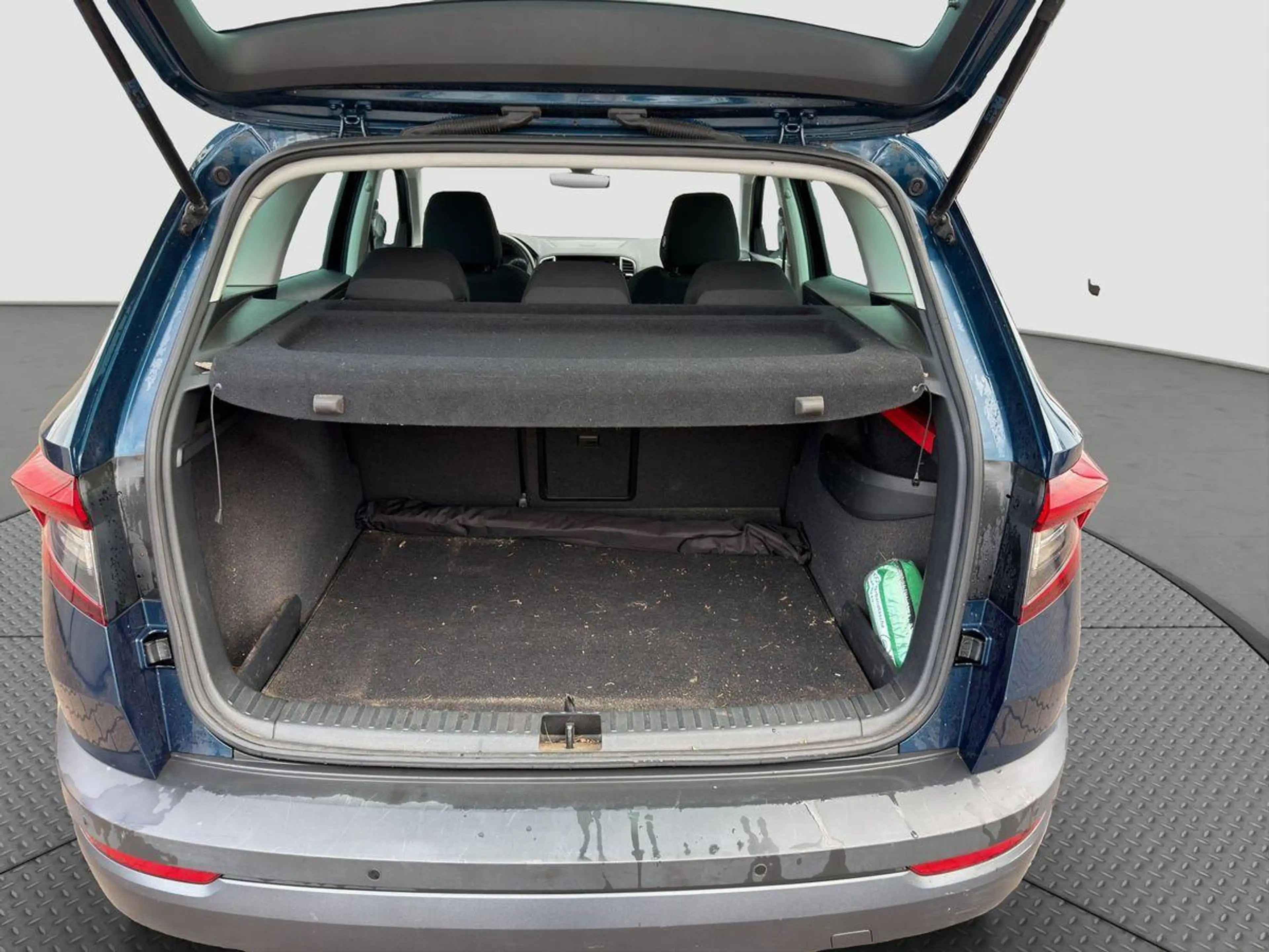 Skoda Karoq 1.0 TSI Drive 125 — photo 5