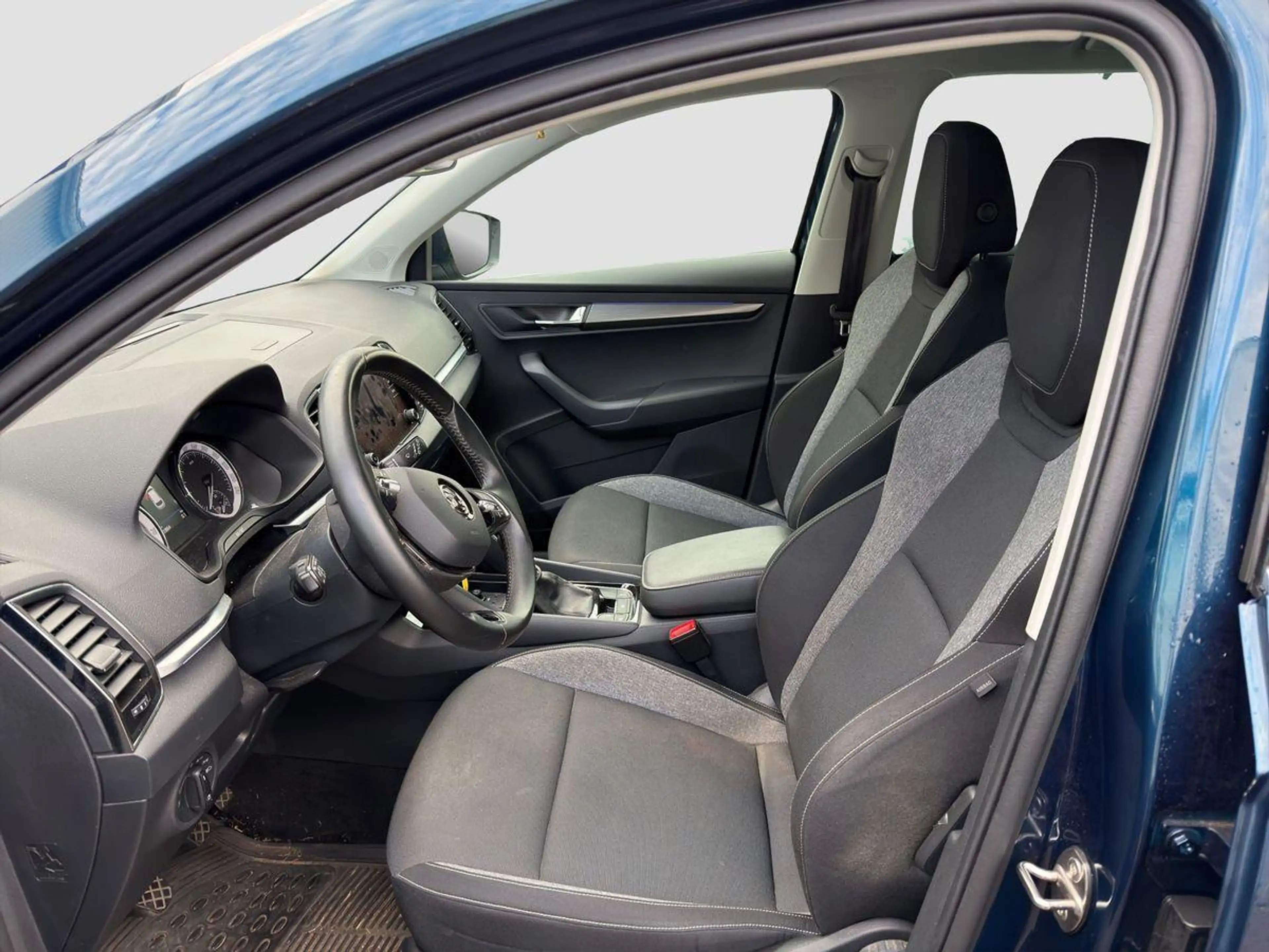 Skoda Karoq 1.0 TSI Drive 125 — photo 8