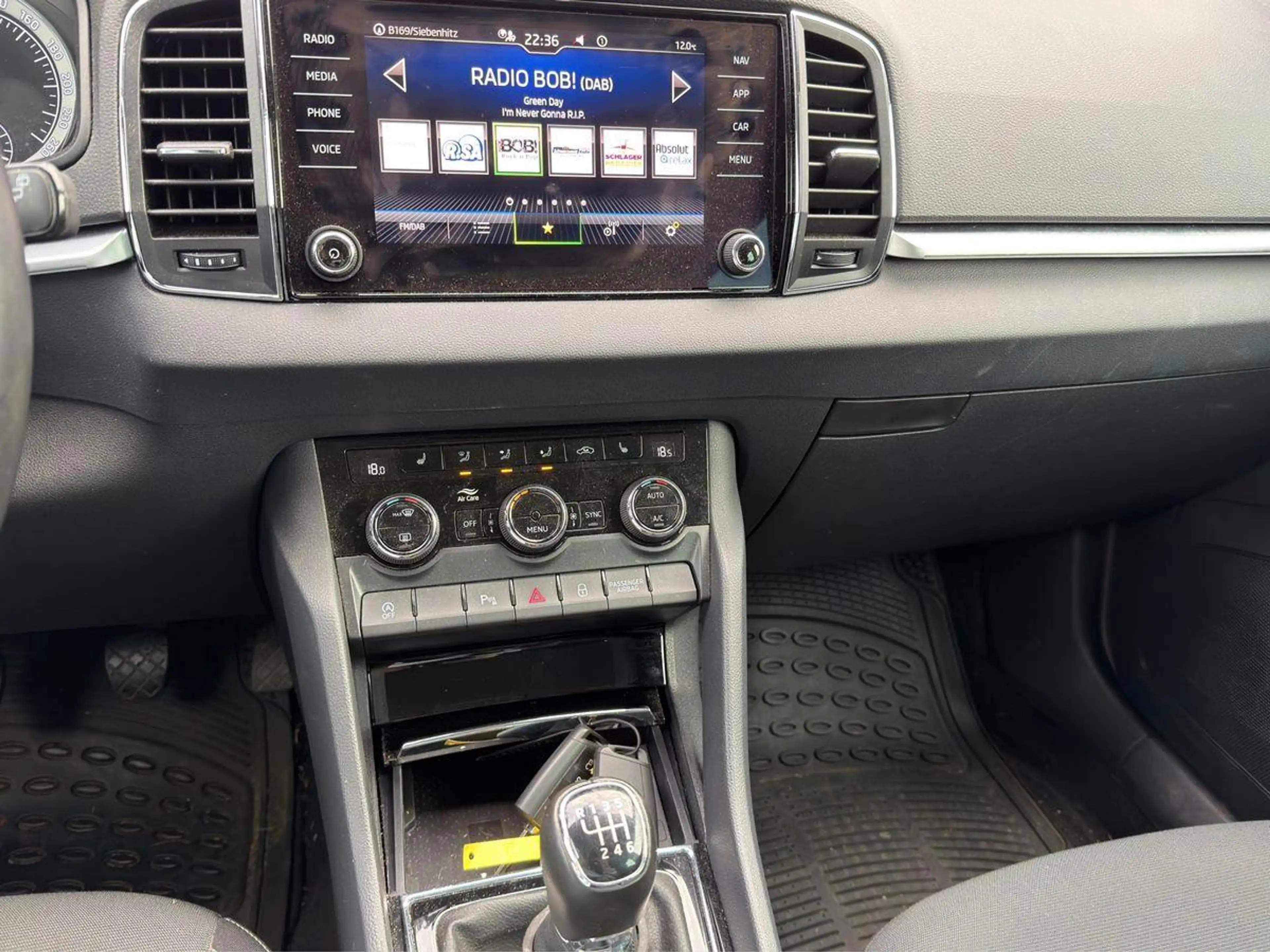 Skoda Karoq 1.0 TSI Drive 125 — photo 14