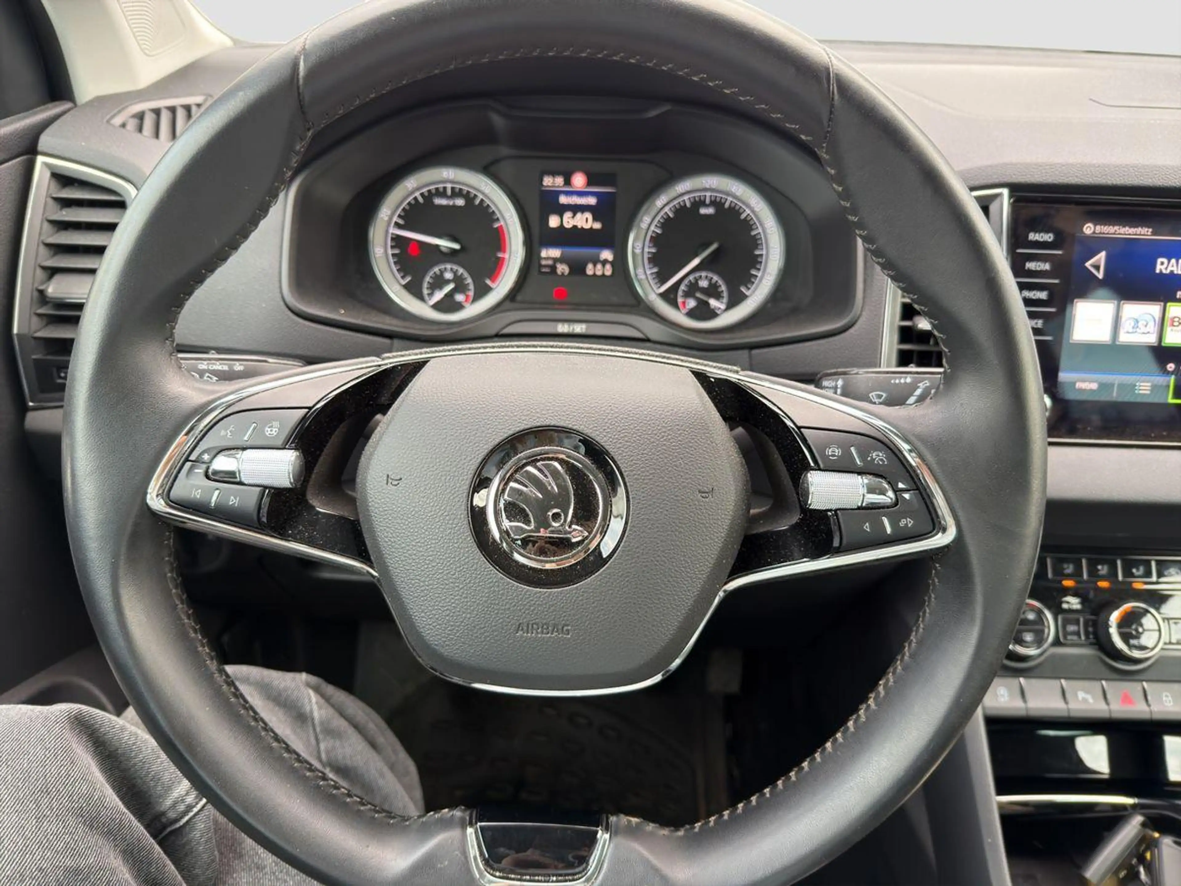 Skoda Karoq 1.0 TSI Drive 125 — photo 9