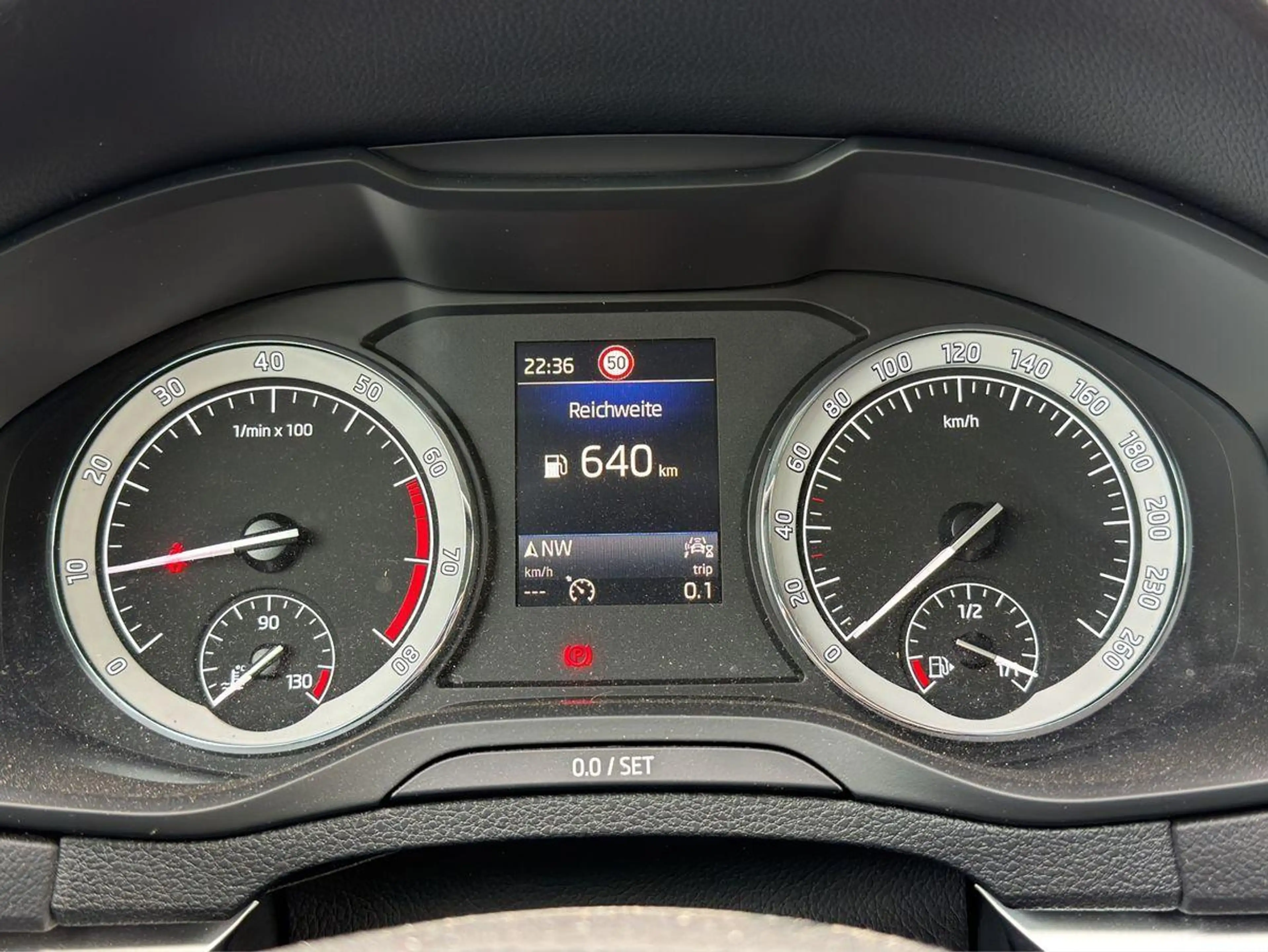 Skoda Karoq 1.0 TSI Drive 125 — photo 10