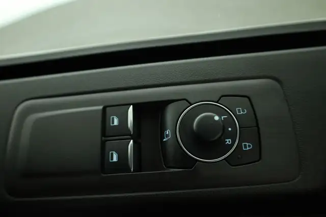 Ford Transit Custom 320 L1 FWD Limited Kombi 2.0 Limited, 9-Sitzer,... Ansicht 7