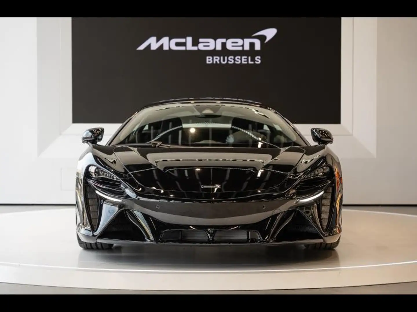 McLaren Artura Coupe Schwarz - 1
