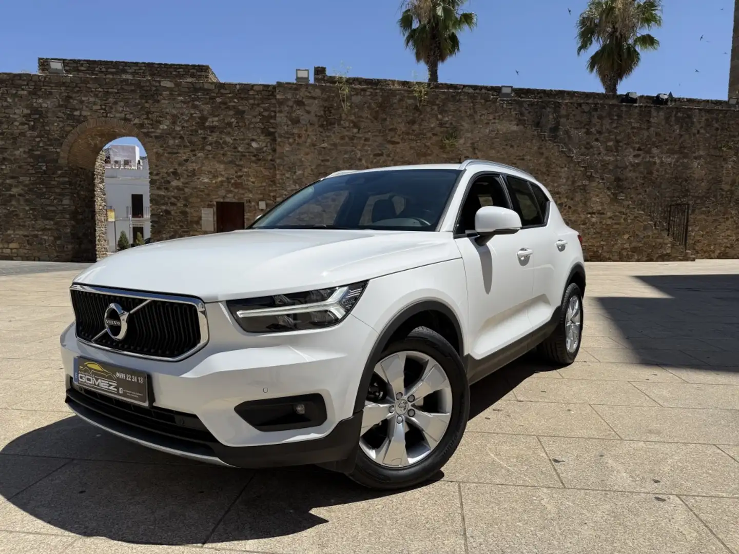 Volvo XC40 T3 Momentum Wit - 1