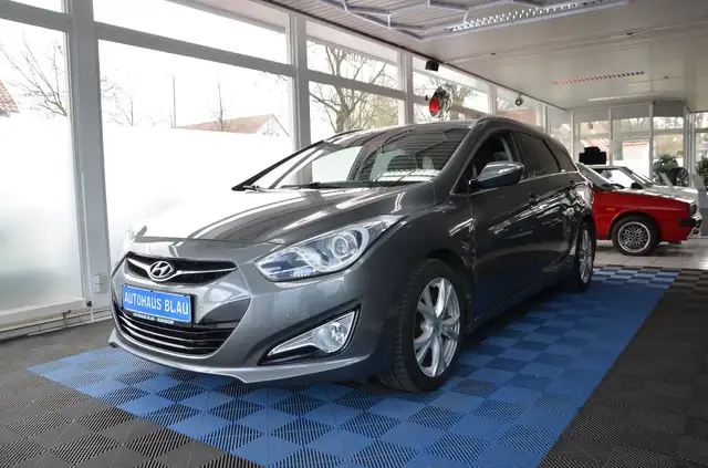 Hyundai i40 1.7 CRDi *AUTOMATIK*NAVI*AHK*PDC*ERST 80TKM!