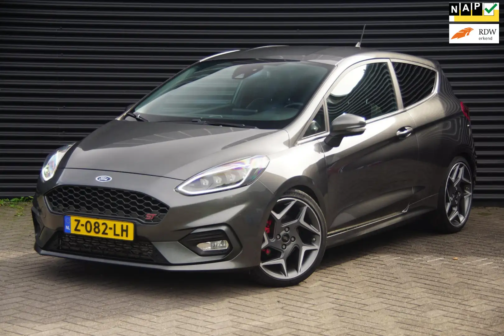 Ford Fiesta 1.5 ST-3 | B&O | Stage 2 + Downpipe & Powerflex | Grijs - 1