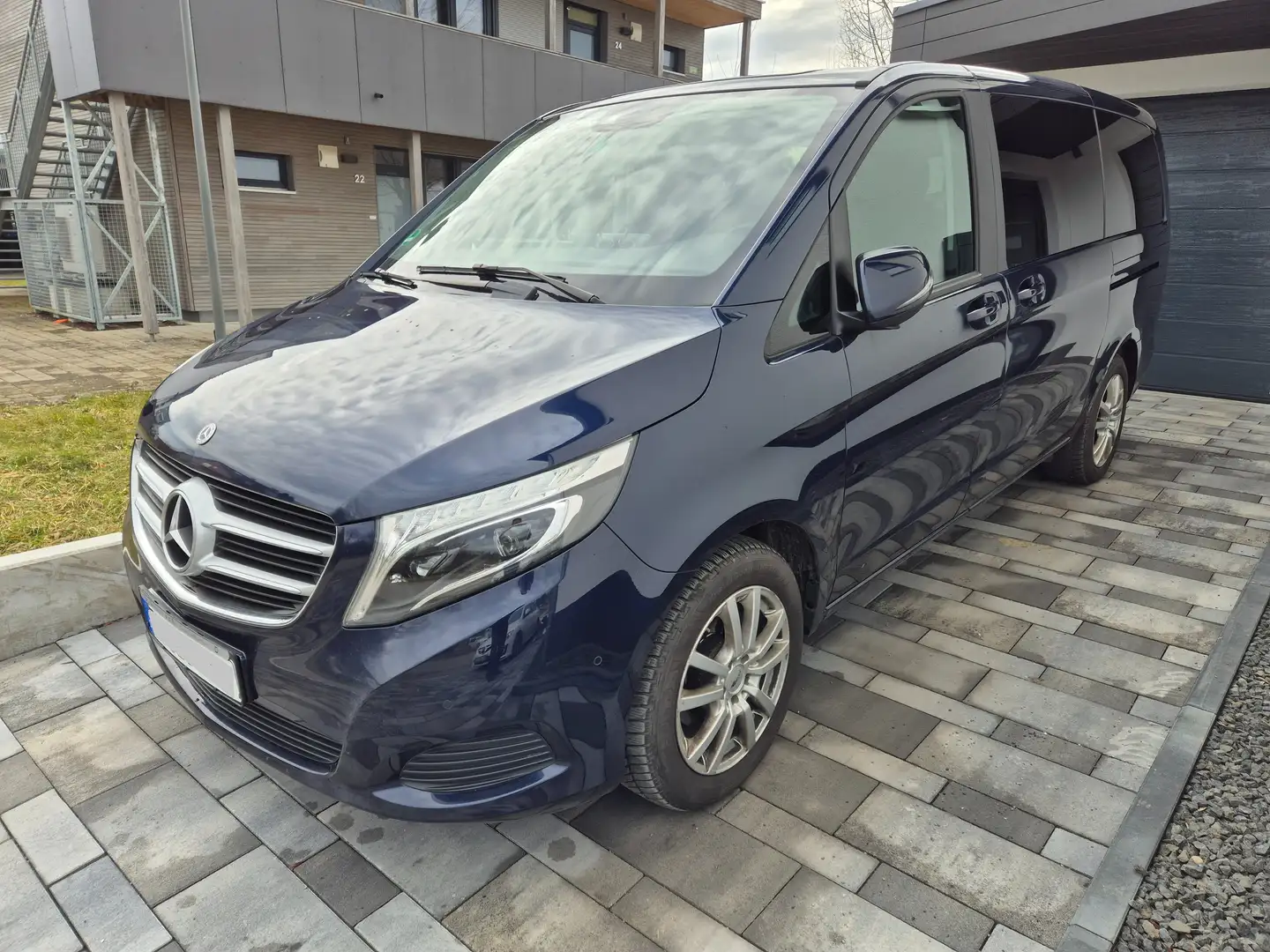 Mercedes-Benz V 220 V+220+d+kompakt+7G-TRONIC Blau - 2