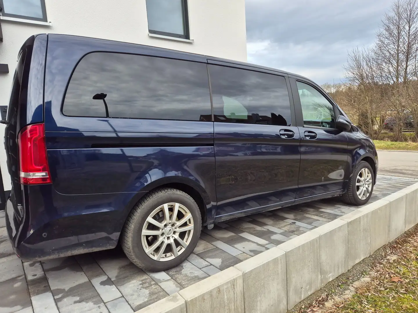 Mercedes-Benz V 220 V+220+d+kompakt+7G-TRONIC Blau - 1