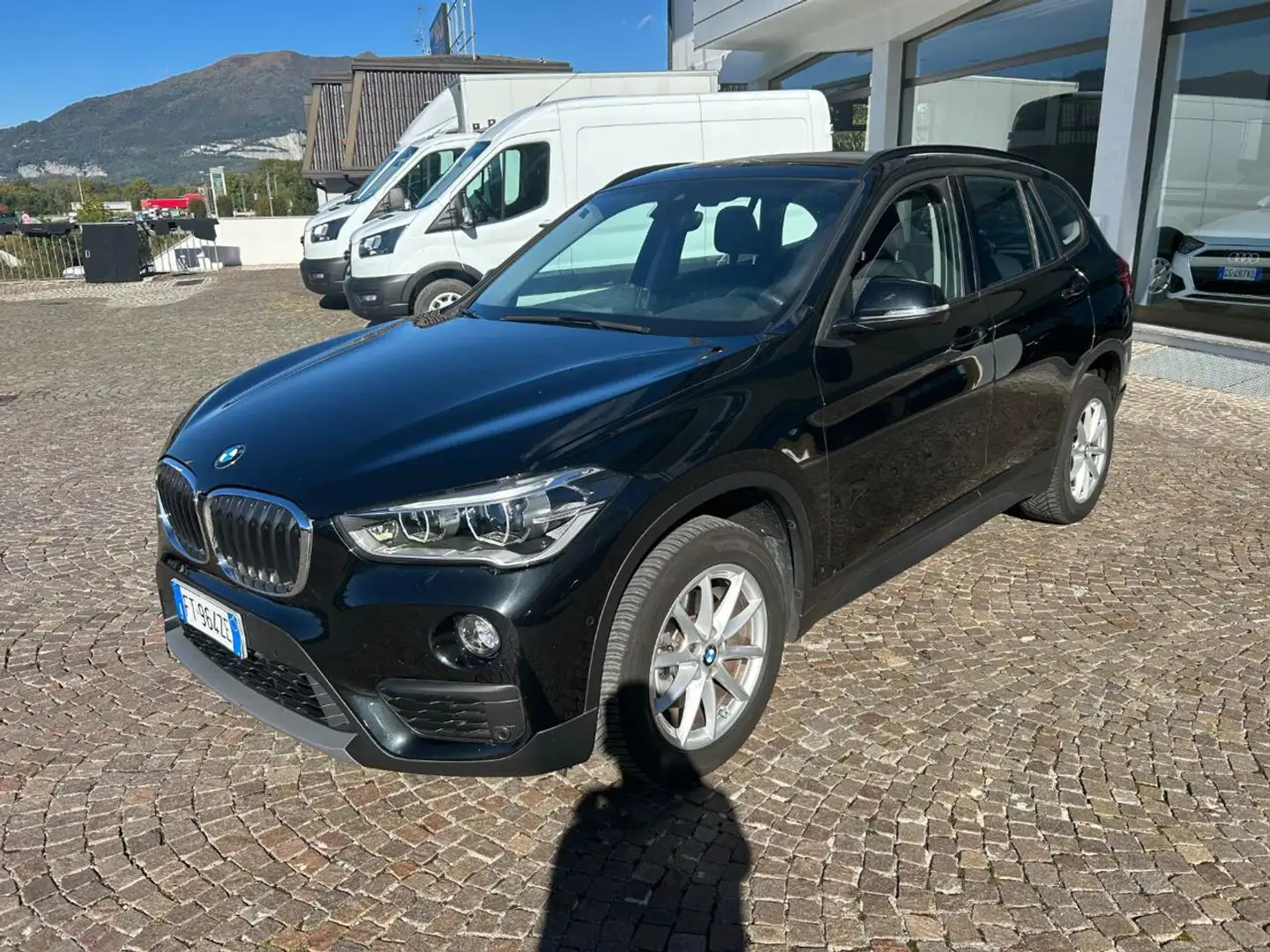 BMW X1 sDrive18d Advantage Černá - 2