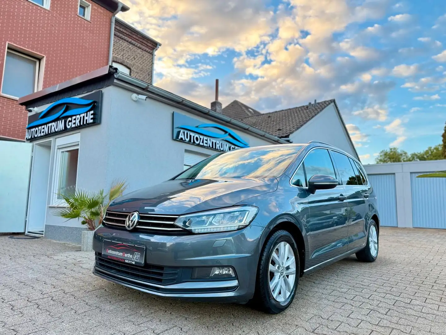 Volkswagen Touran Comfortline BMT/Start-Stopp *Automatik* Gris - 1