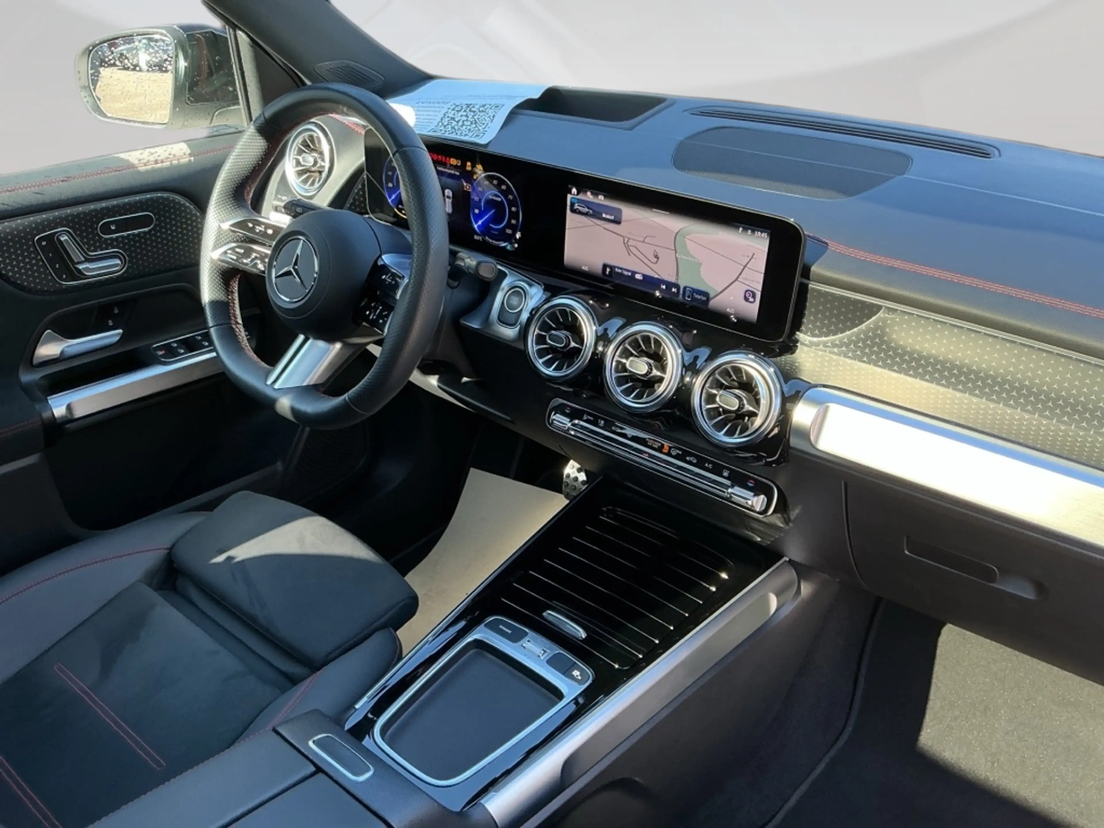 Mercedes-Benz EQB 300 4M AMG NIGHT PANO 7-SITZER HUD DISTRONIC — photo 11