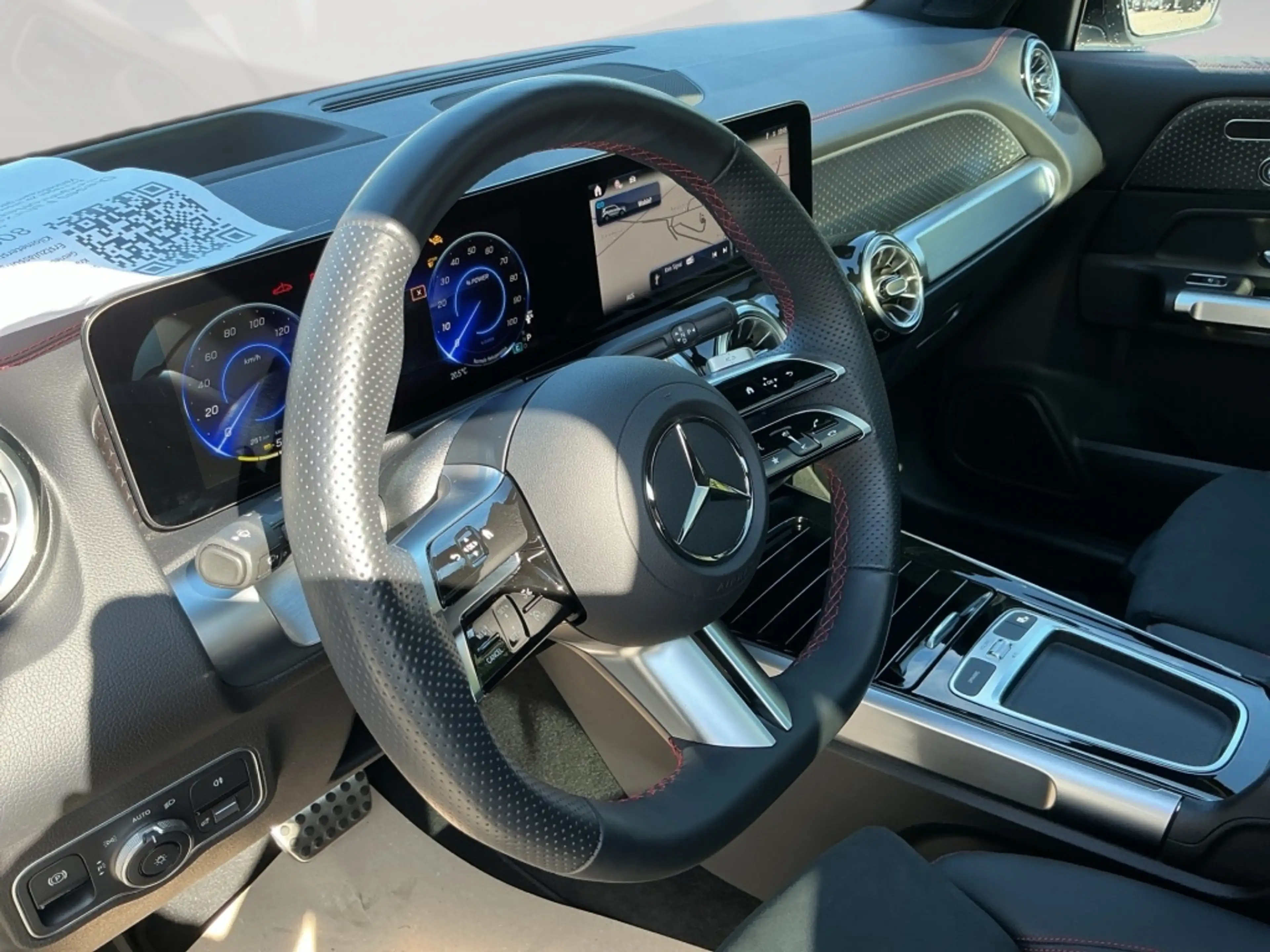 Mercedes-Benz EQB 300 4M AMG NIGHT PANO 7-SITZER HUD DISTRONIC — photo 12