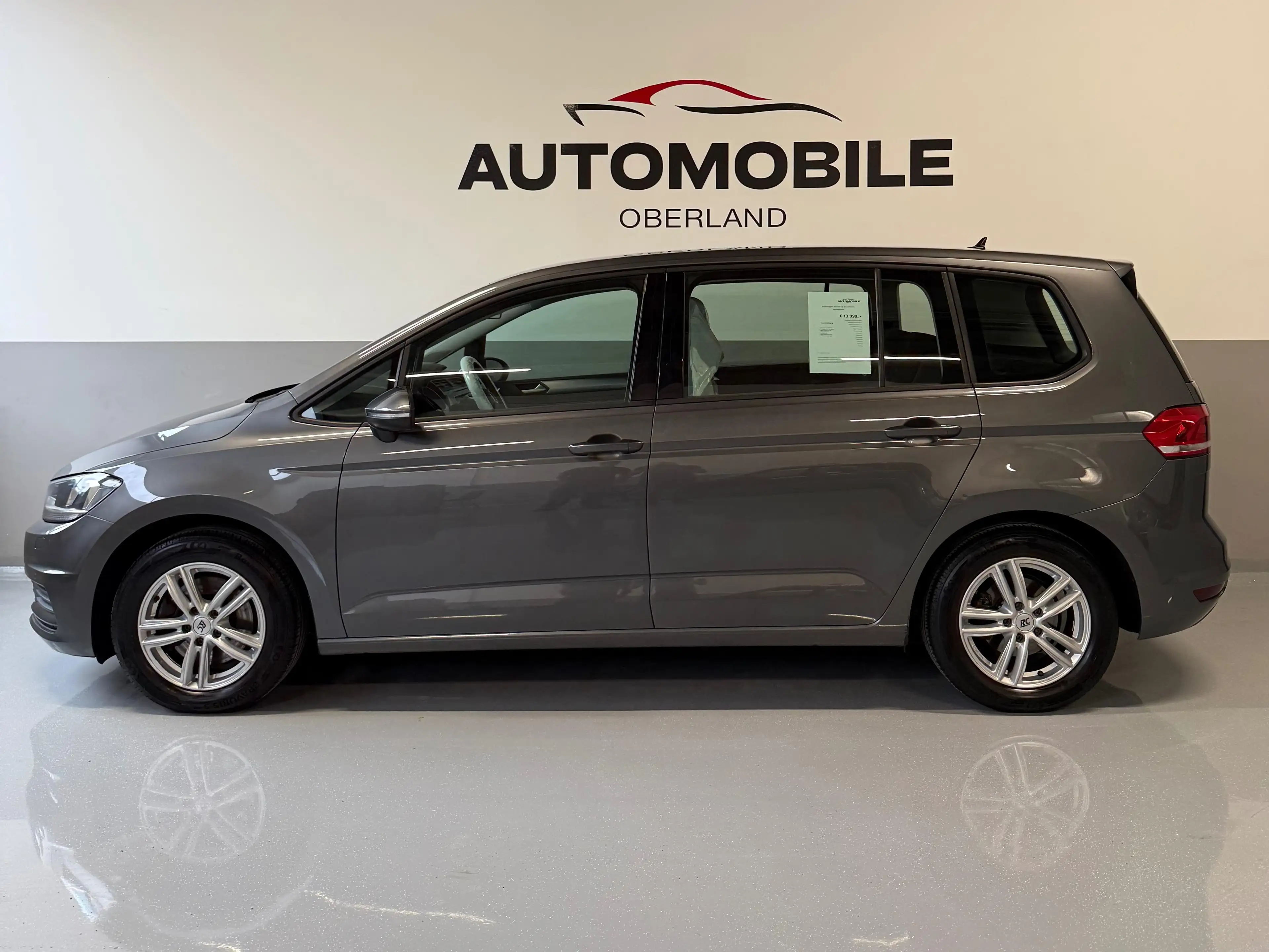 Volkswagen Touran Touran Trendline 1,6 SCR TDI Trendline — photo 2