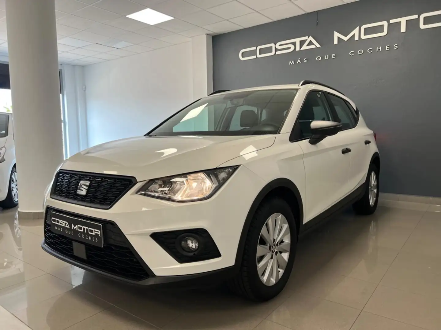 SEAT Arona 1.0 TGI S&S Reference 90 Biały - 1