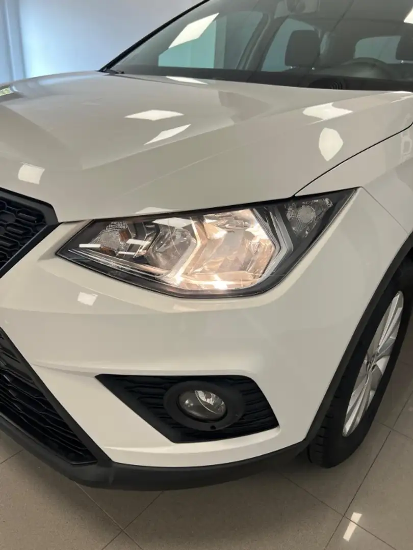 SEAT Arona 1.0 TGI S&S Reference 90 Biały - 2