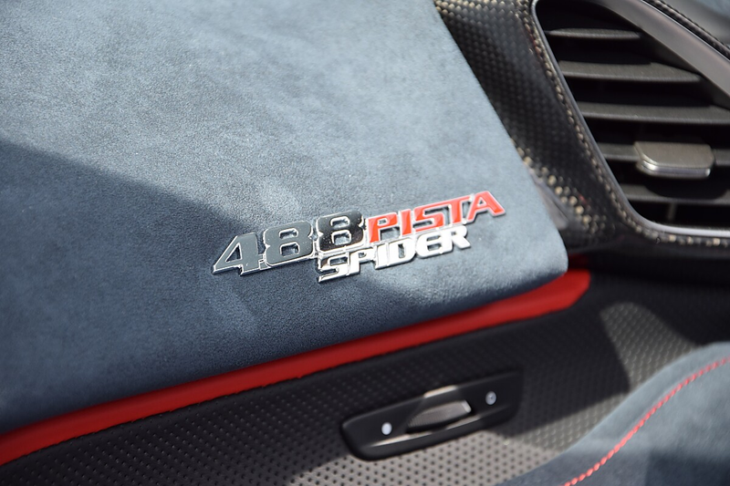 Ferrari 488 Spider Pista *Full Carbon*Kamera*Alcantara Blu ... — photo 11