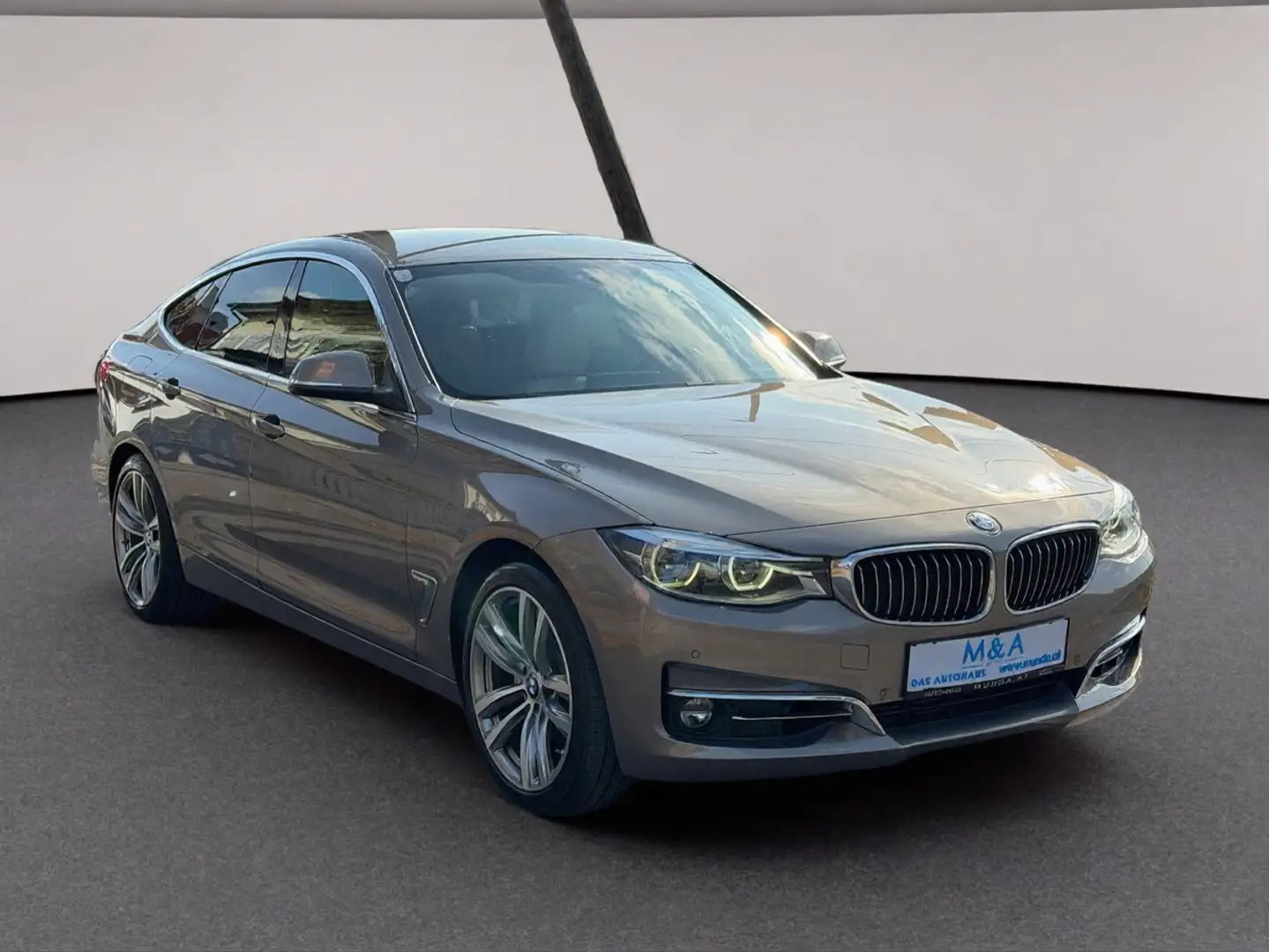BMW 330 3er GT Luxury Line Braun - 2