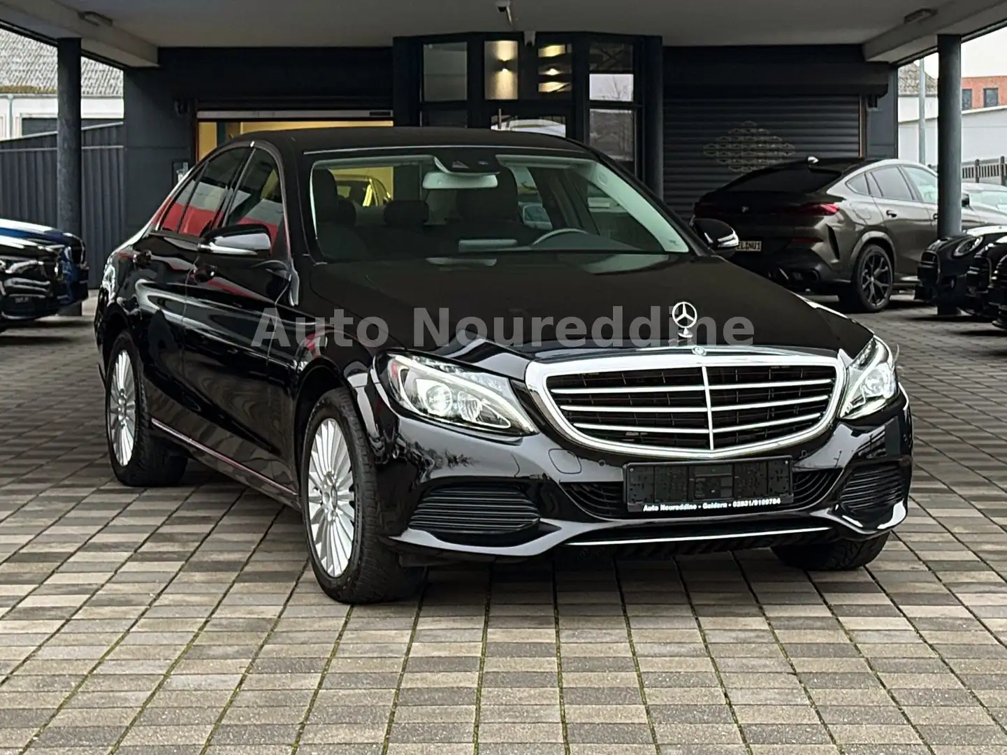 Mercedes-Benz C 180 Limousine CGI Automatik*Leder*Navi*LED*PTS Noir - 1