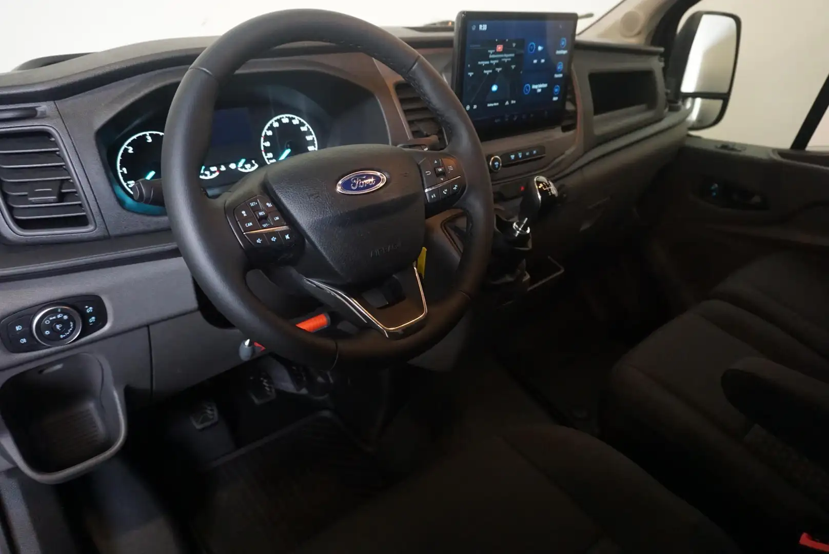 Ford Transit 105pk 2.0 L2H2 Trend Airco Trekhaak Navi Cruise 86 Wit - 2