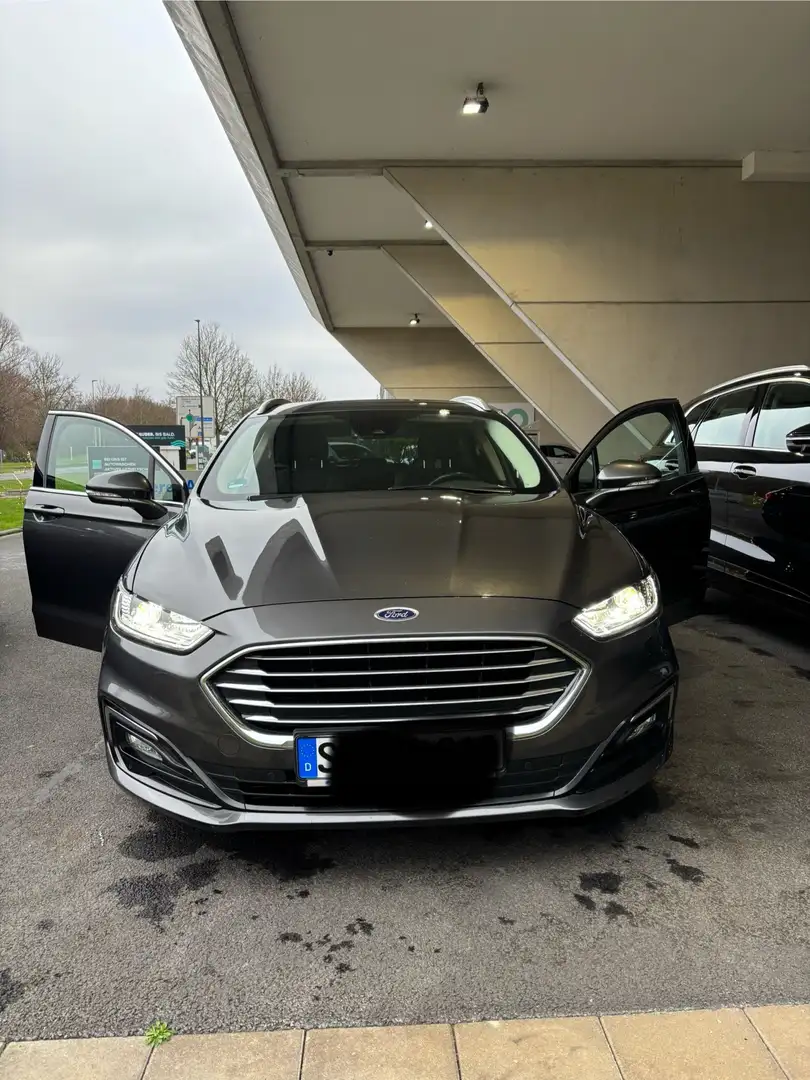 Ford Mondeo Titanium Grau - 1