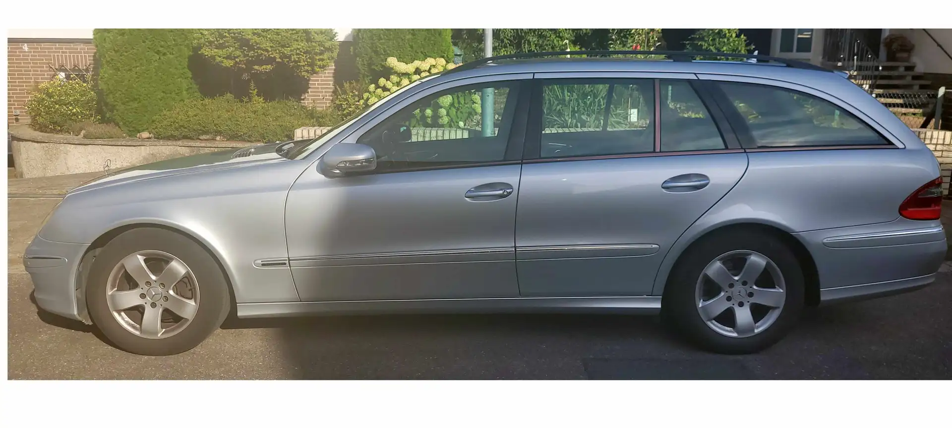 Mercedes-Benz E 280 E 280 T CDI 7G-TRONIC Classic DPF Silber - 1