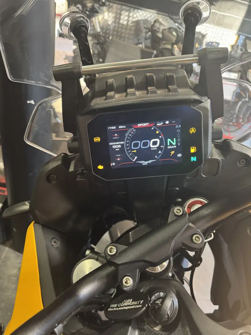 Moto Guzzi Stelvio - 2