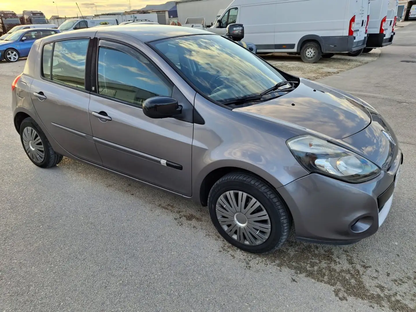 Renault Clio 1.5 dci 5p 20th Anniversario 75cv - 2
