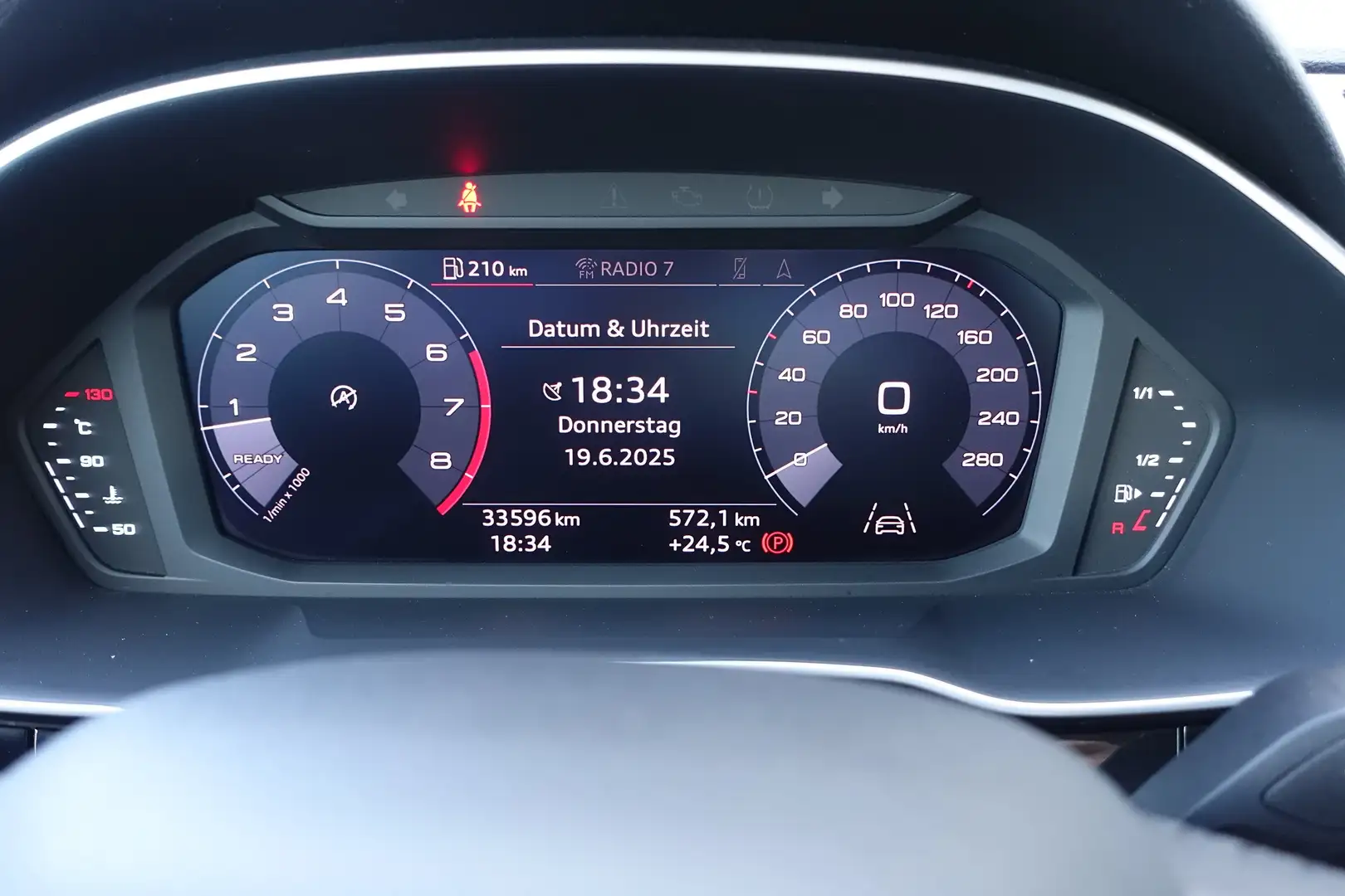 Audi Q3 35 TFSI S line "Led"Navi-Plus"Dcc"Acc Schwarz - 2