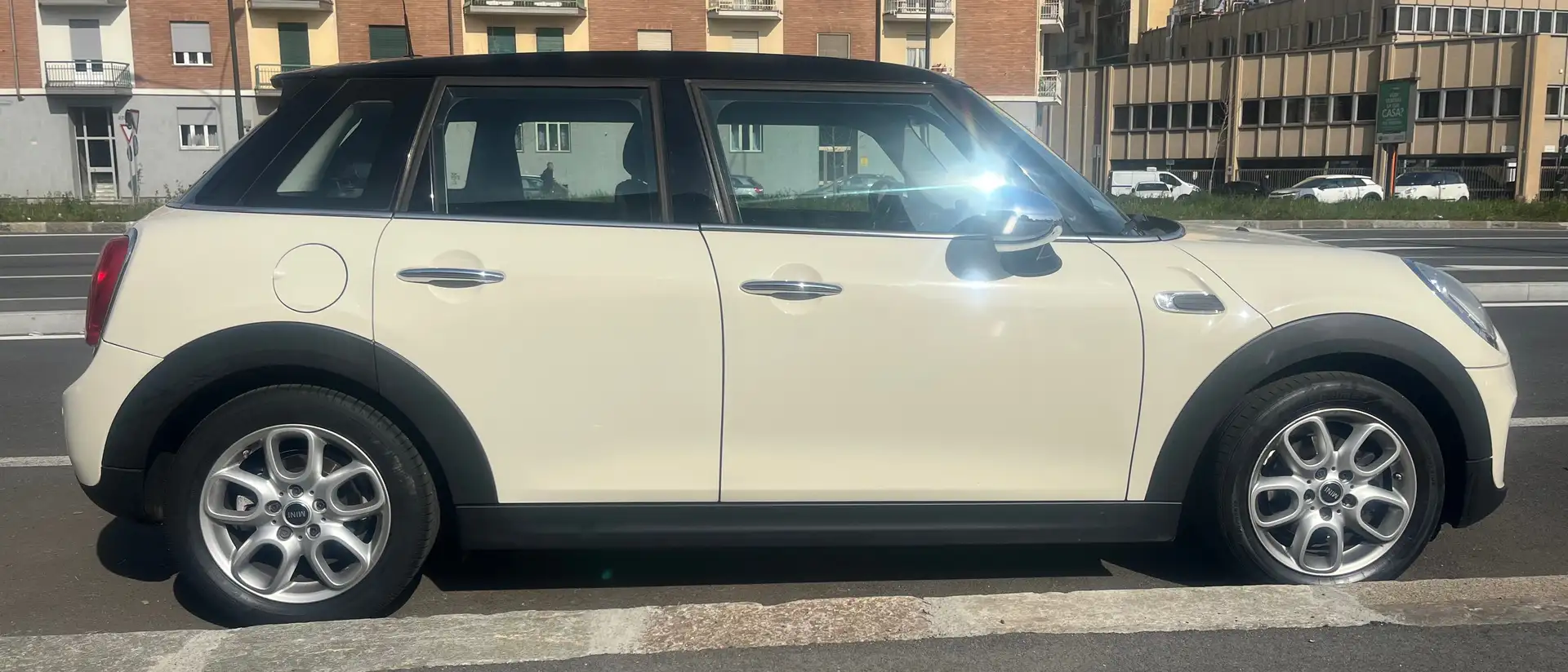 MINI Cooper Mini IV F55-F56 2014 1.5 5p Bianco - 1