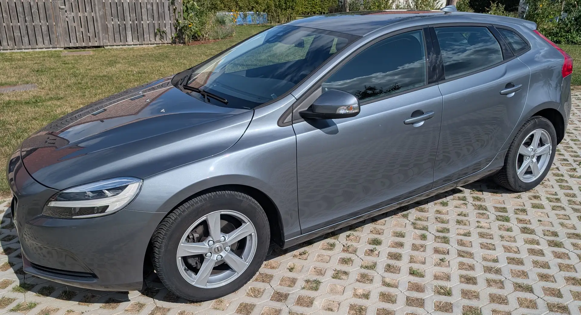 Volvo V40 D2 Kinetic Osmium Grey Grijs - 1