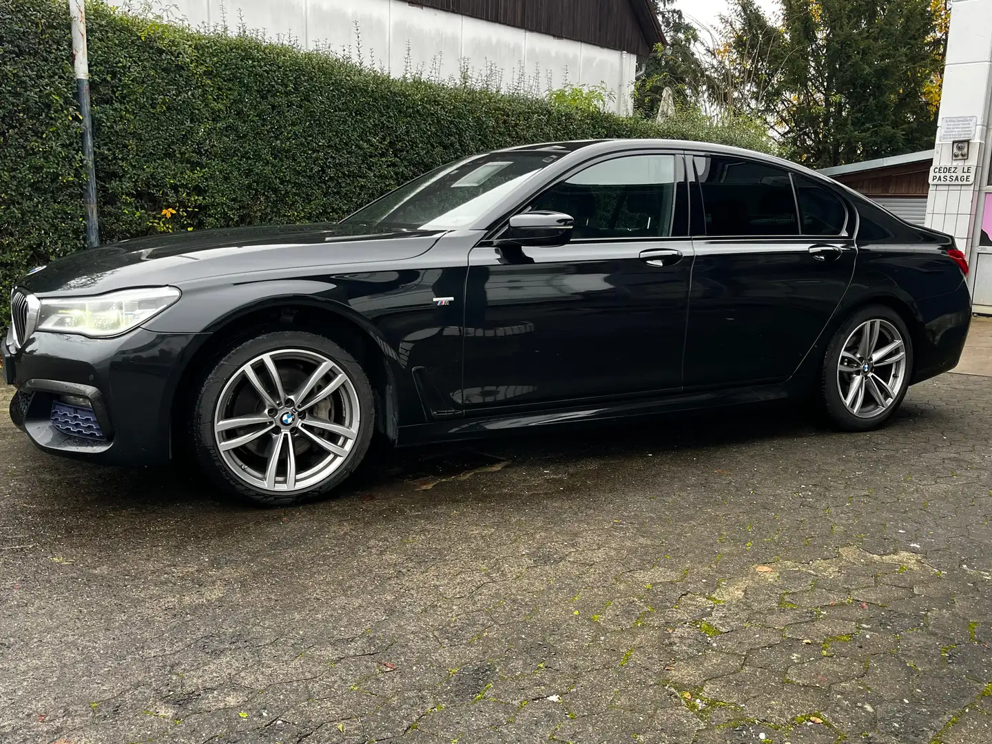 BMW 730 730d xDrive Schwarz - 2