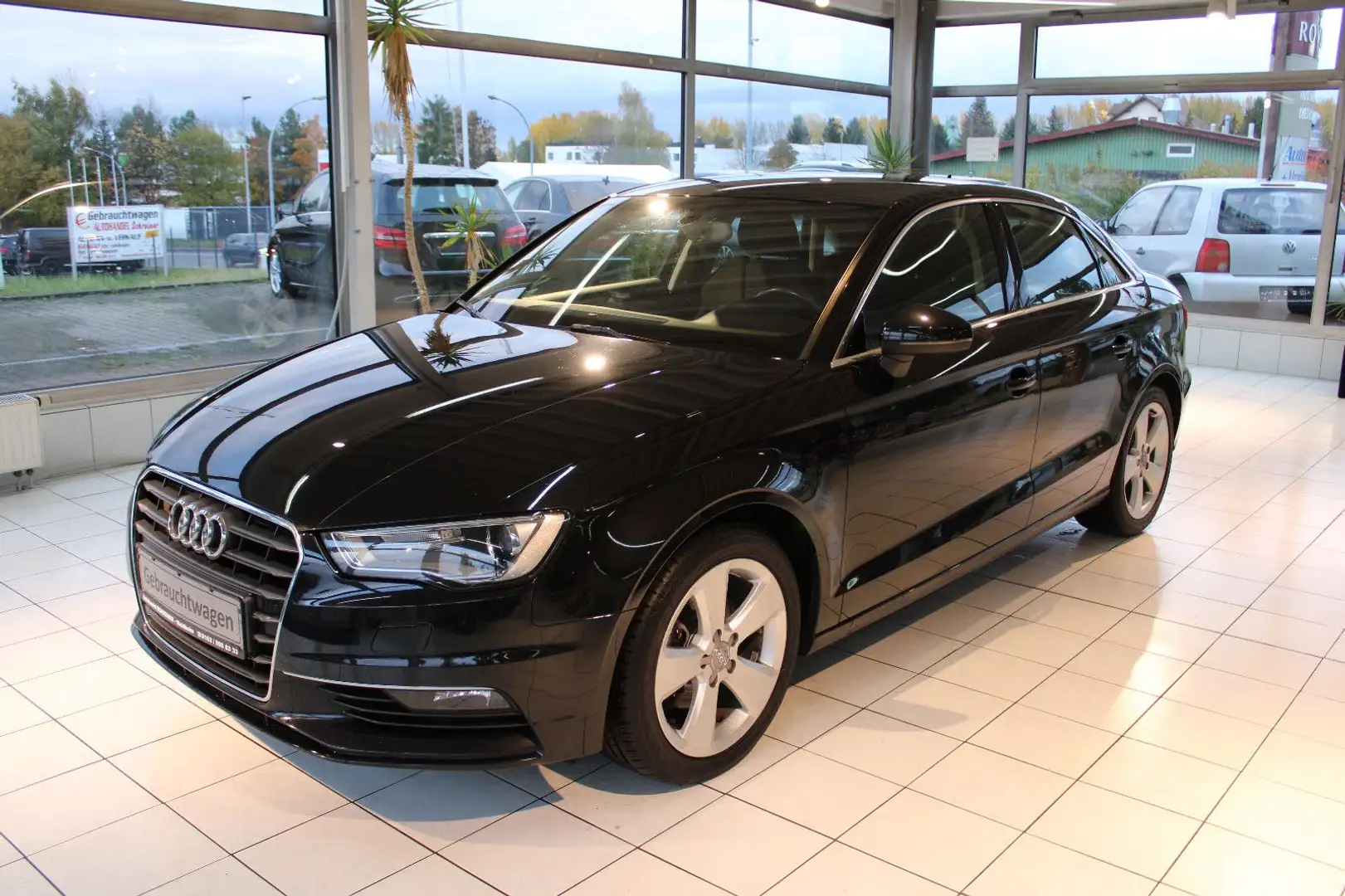 Audi A3 BI-XENON NAVI TEMPOMAT PDC Černá - 1