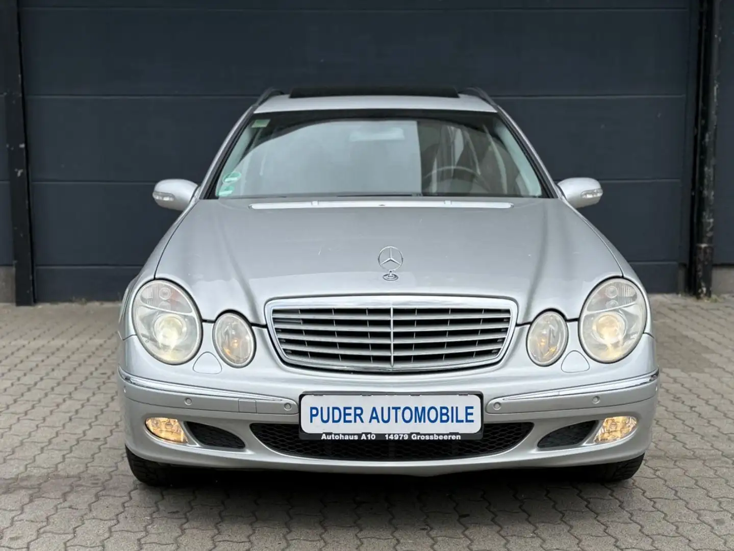 Mercedes-Benz E 240 T Elegance 2.Hand Automatik Leder Sitzheiz Silver - 2