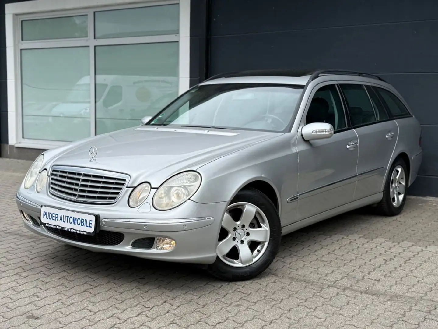 Mercedes-Benz E 240 T Elegance 2.Hand Automatik Leder Sitzheiz Silver - 1