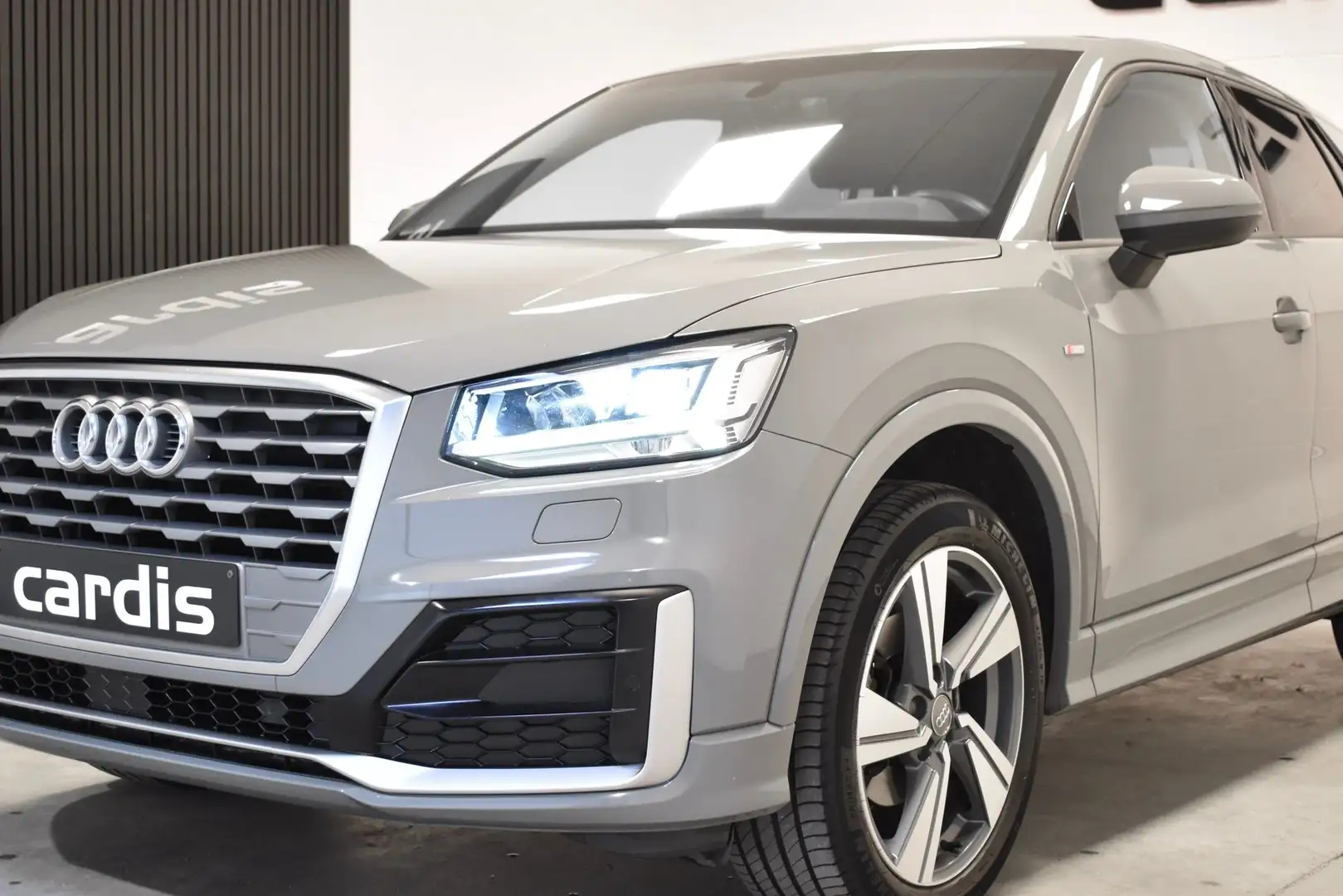 Audi Q2 Q2 35 TFSI Business Edition S line S tronic Gris - 2