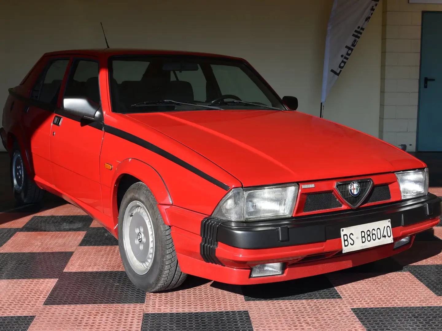 Alfa Romeo 75 1.8t America Červená - 2