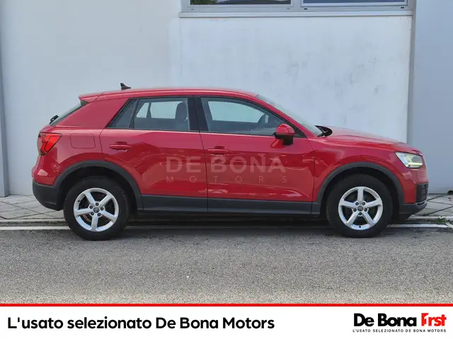 Audi Q2 view 5