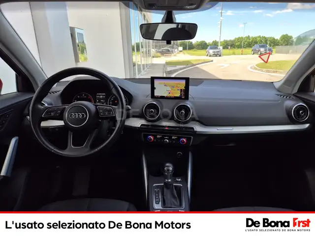 Audi Q2 view 8