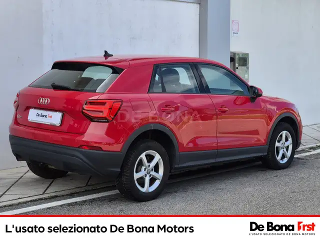 Audi Q2 view 4
