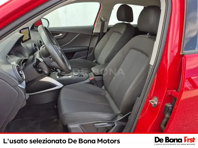 Audi Q2 view 6