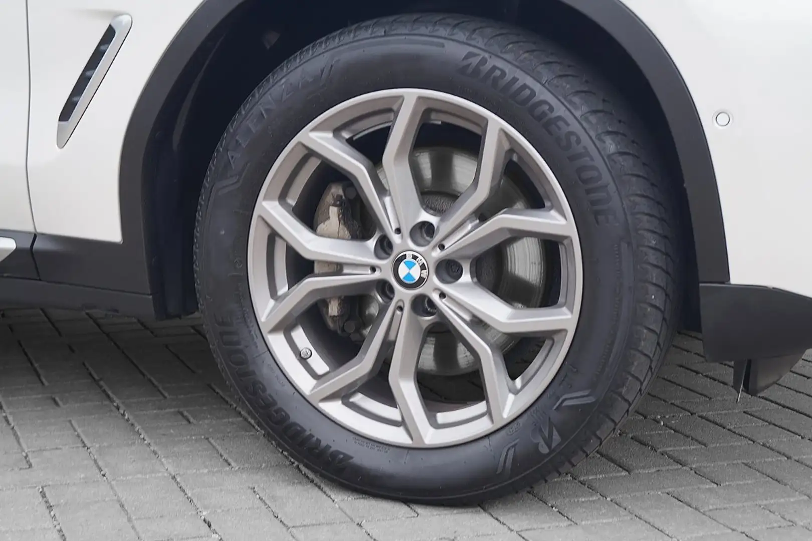 BMW X4 xDrive30d xLine Head-Up AHK ACC Standheizung LED S Weiß - 2