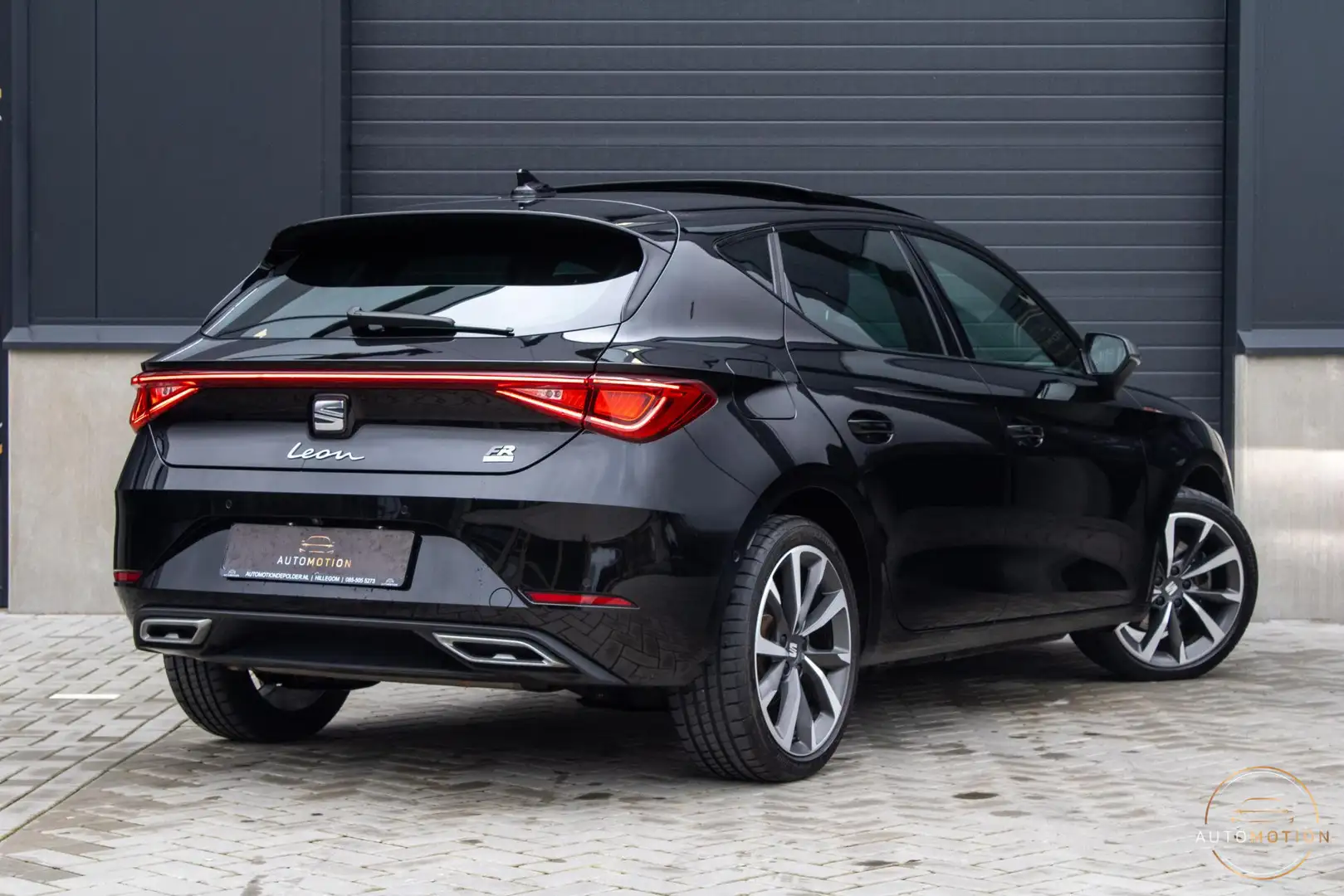 SEAT Leon 1.4 TSI eHybrid PHEV FR Bus. Int. PANO CAMERA MEMO Zwart - 2