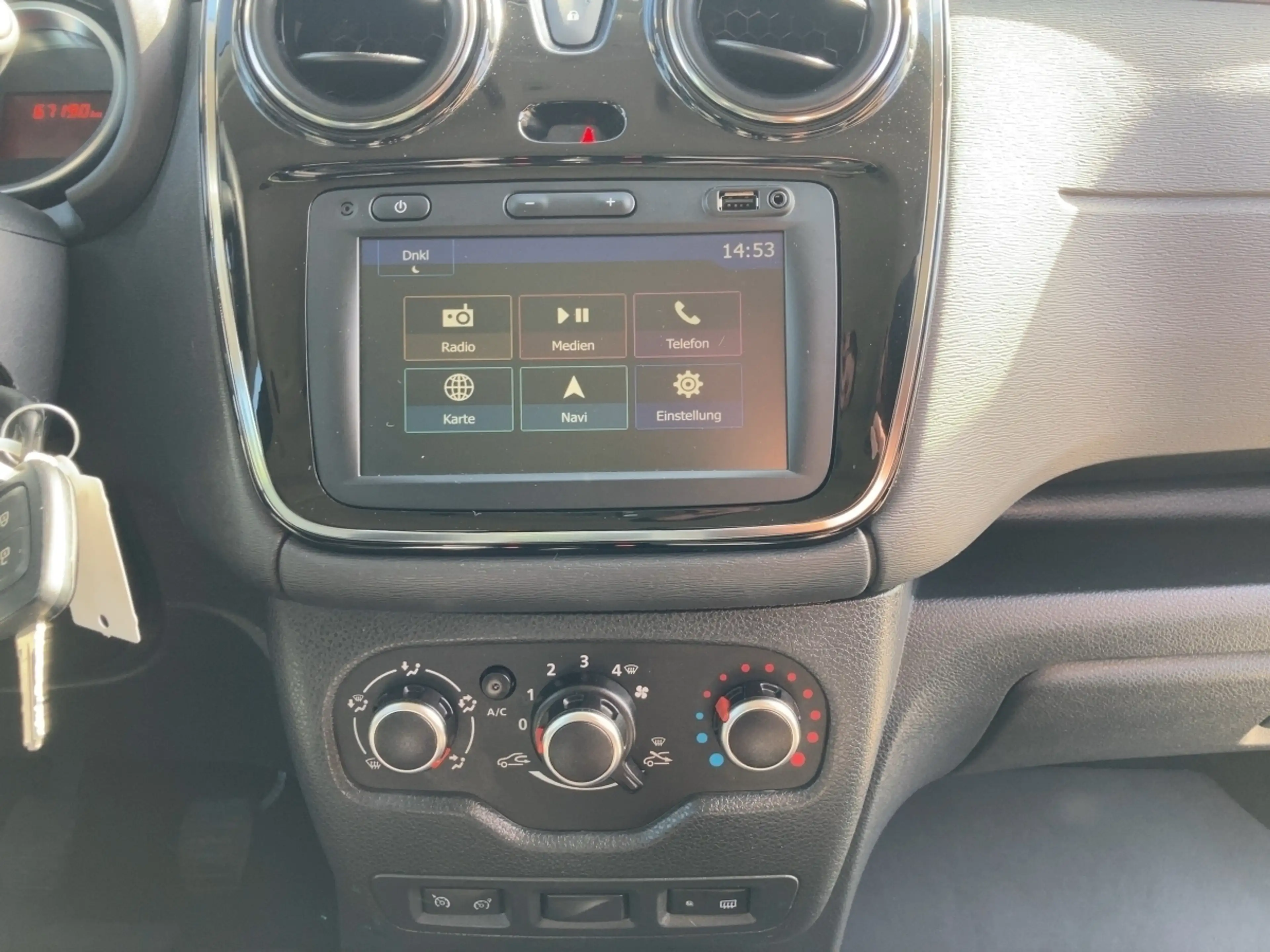 Dacia Lodgy Stepway Plus 1.5 BLUE dCi 115 — photo 11